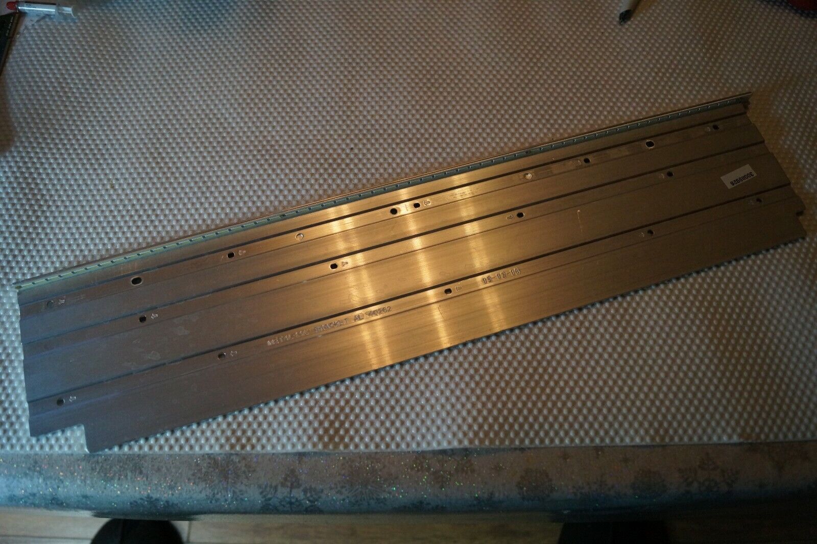 LED EDGE BACKLIGHT STRIP FOR 40″ NM40S272 LUXC0140001/01 TV, VES400UNVS-2D-N05