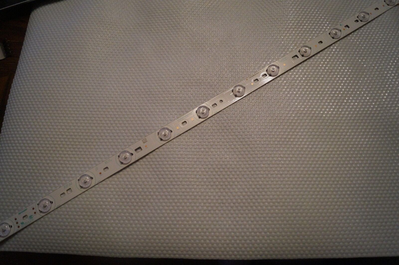 LED BACKLIGHT STRIP SHARP D3372606WCA031401B11 A FOR 32″ GOODMANS SNCB10 15