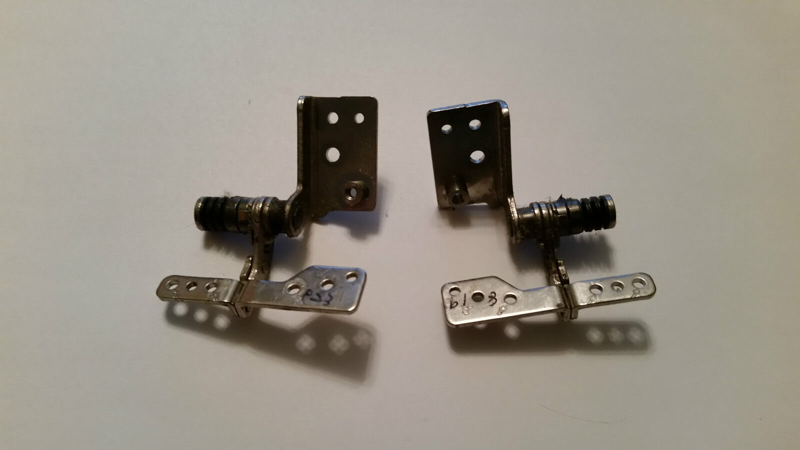 Samsung NP-RF711 RF710 L+R Hinge Hinges Set Pair