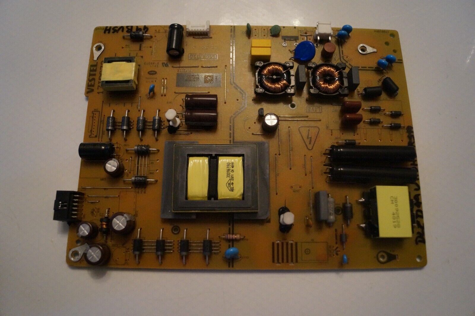 PSU POWER SUPPLY BOARD 17IPS72 23514054  FOR 49″ BUSH DLED49UHDHDRSA TV