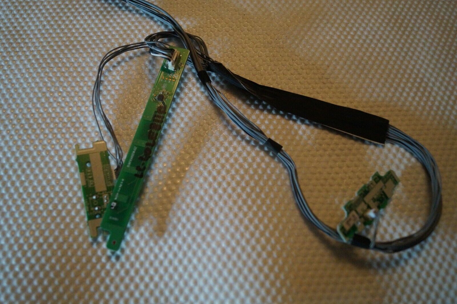 IR SENSOR KF494 CONTROL BUTTONS BOARD INDICATOR BOARD 40″ SHARP LC-40LE811E TV