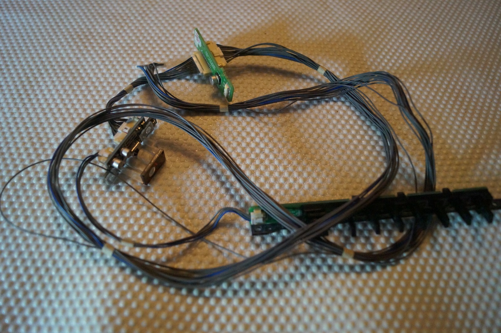 IR SENSOR & CONTROL BUTTONS BOARD EBR61206201 FOR 50″ LG 50PQ6000 PLASMA TV