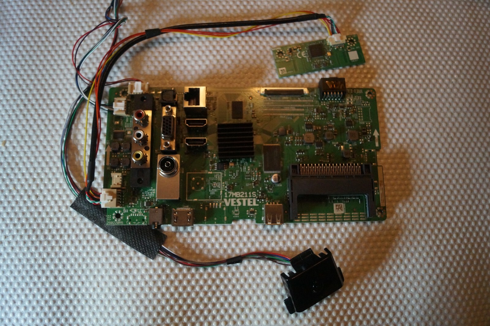 MAIN BOARD 17MB211S 23675285 FOR 43″ JVC LT-43C700 TV, SCREEN: VES430UNDH-2D-N42