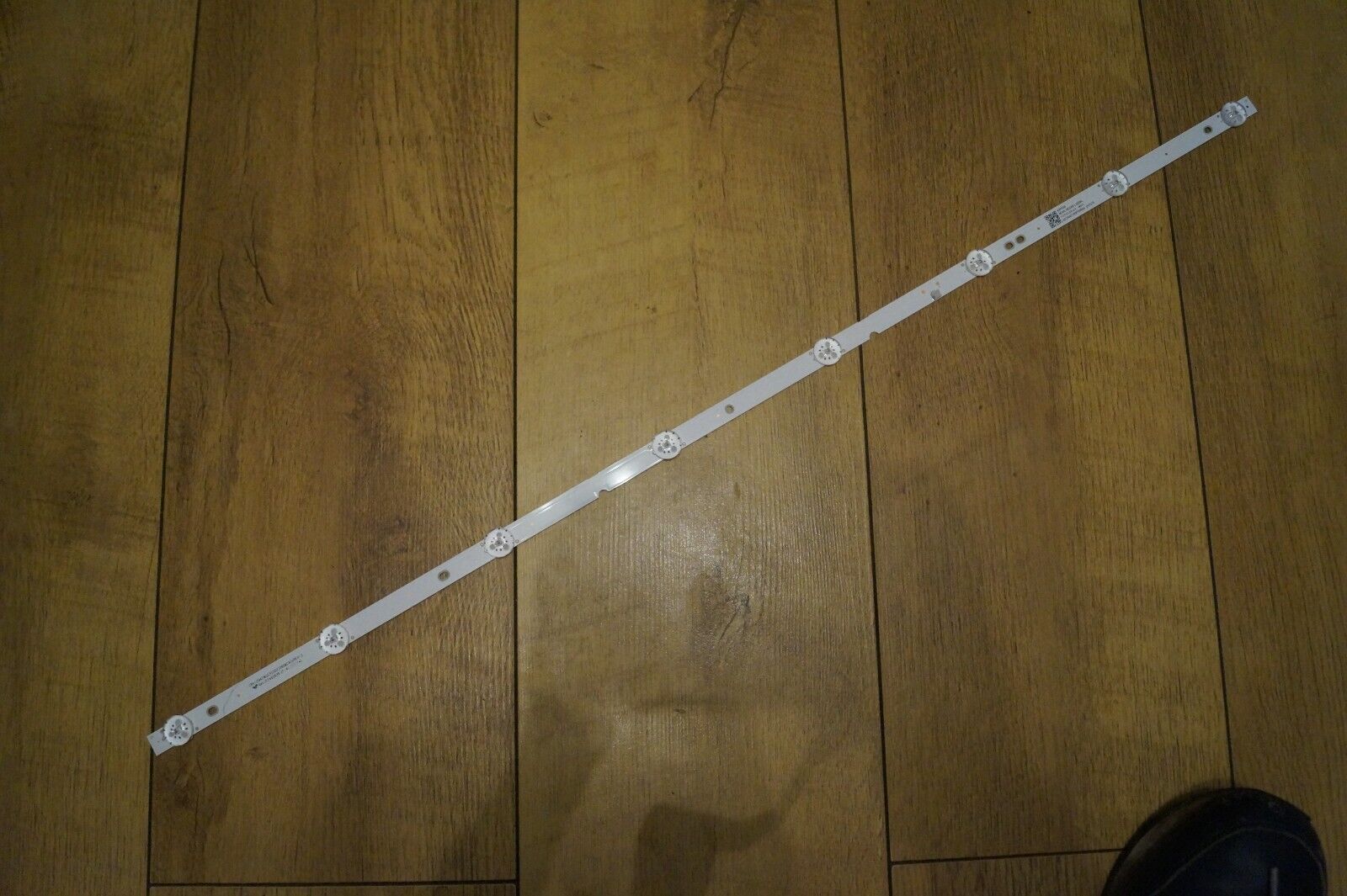 LED STRIP 40MTD6000Z BACK LIGHT CRH-CN40WG630300208SMCACHREV1.2 FOR 40″ METZ TV