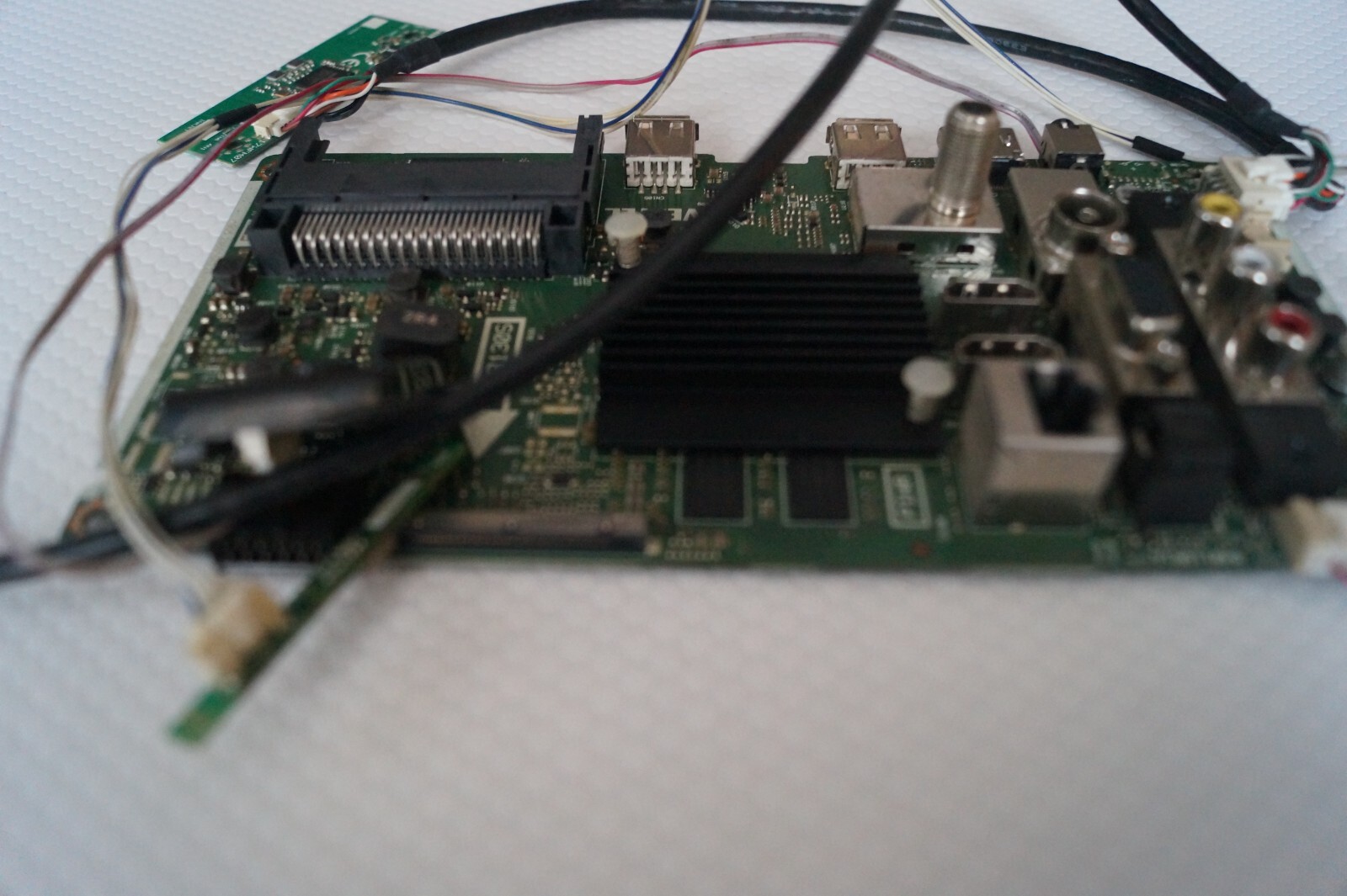 MAIN BOARD 17MB130S 23601642 FOR 43″ TOSHIBA 43U2963DB , VES43UQNDB-2D-N41