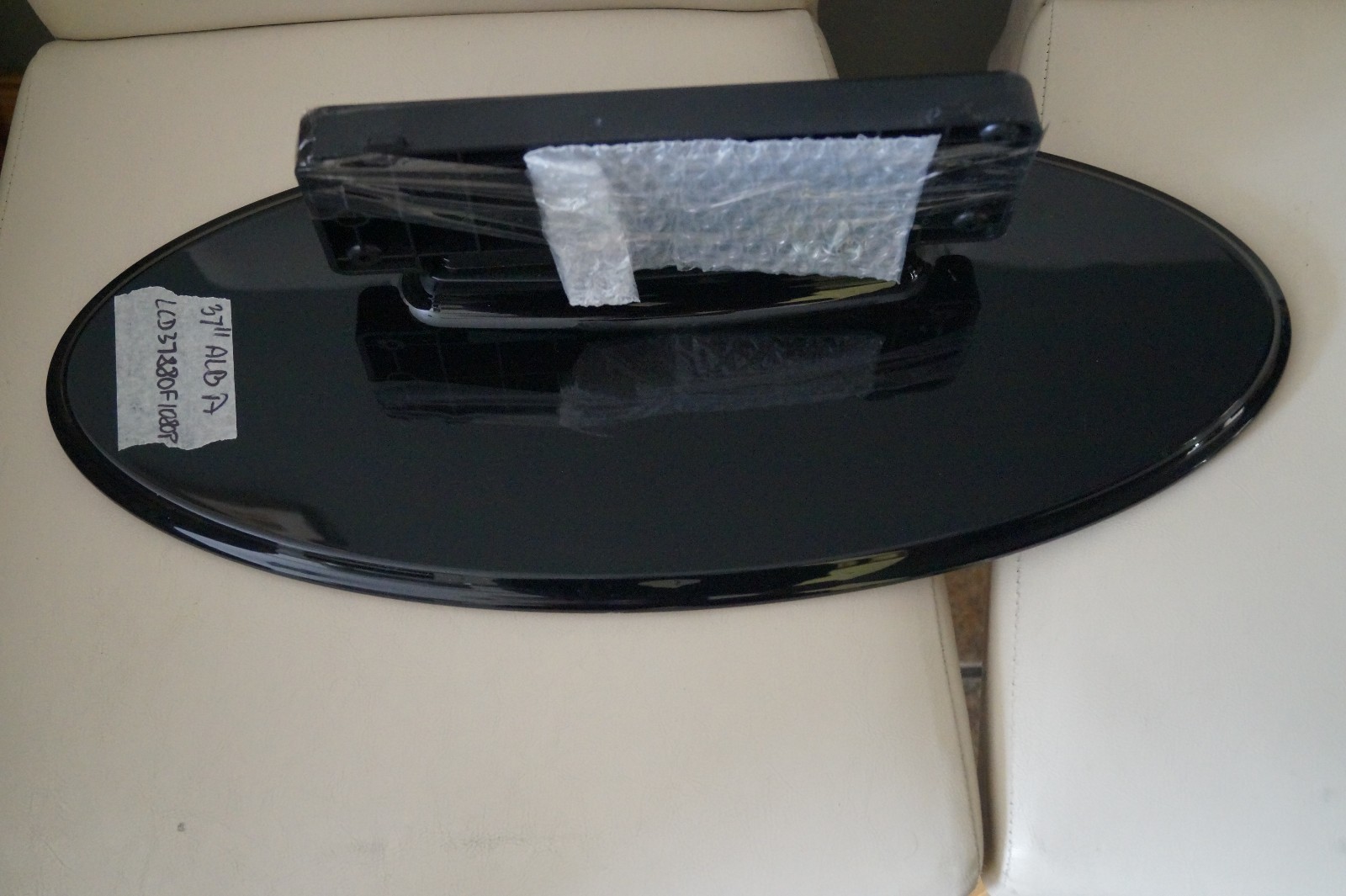 TABLETOP PEDESTAL STAND FOR 37″ ALBA LCD37880F1080P LCD TV WITH GENUINE SCREWS