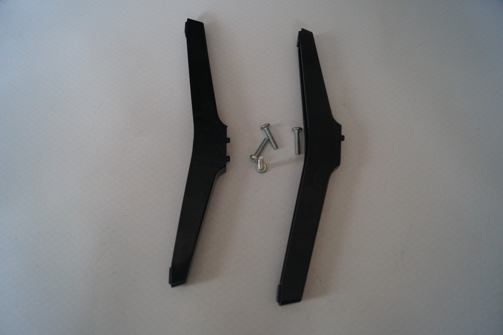 TABLETOP PEDESTAL STAND FOR 40″ BLAUPUNKT 40/138M LED TV GENUINE WITH SCREWS