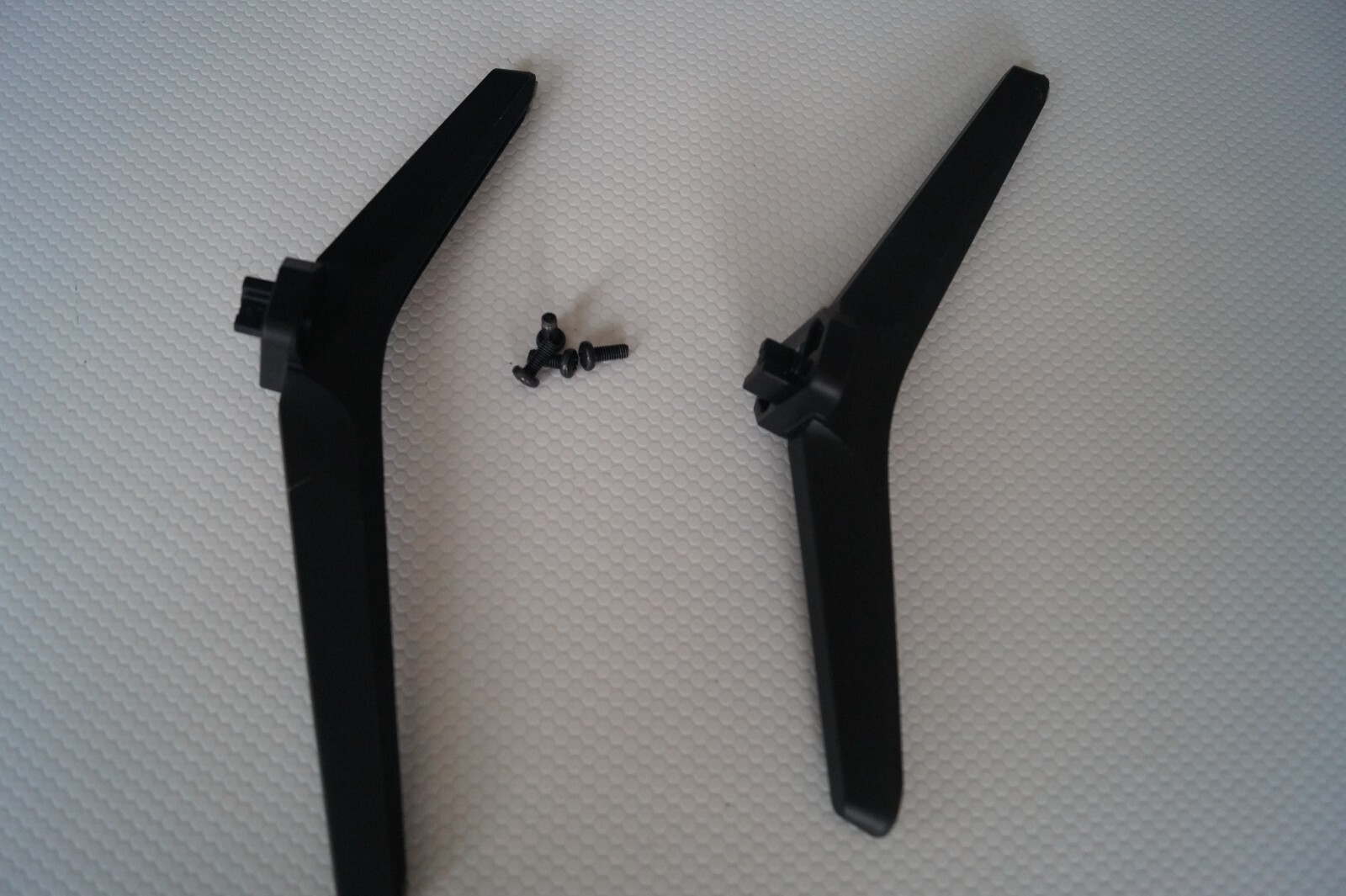 TABLETOP STAND LEGS LEFT & RIGHT FOR 55″ HISENSE 55A6KTUK TV +GENUINE SCREWS
