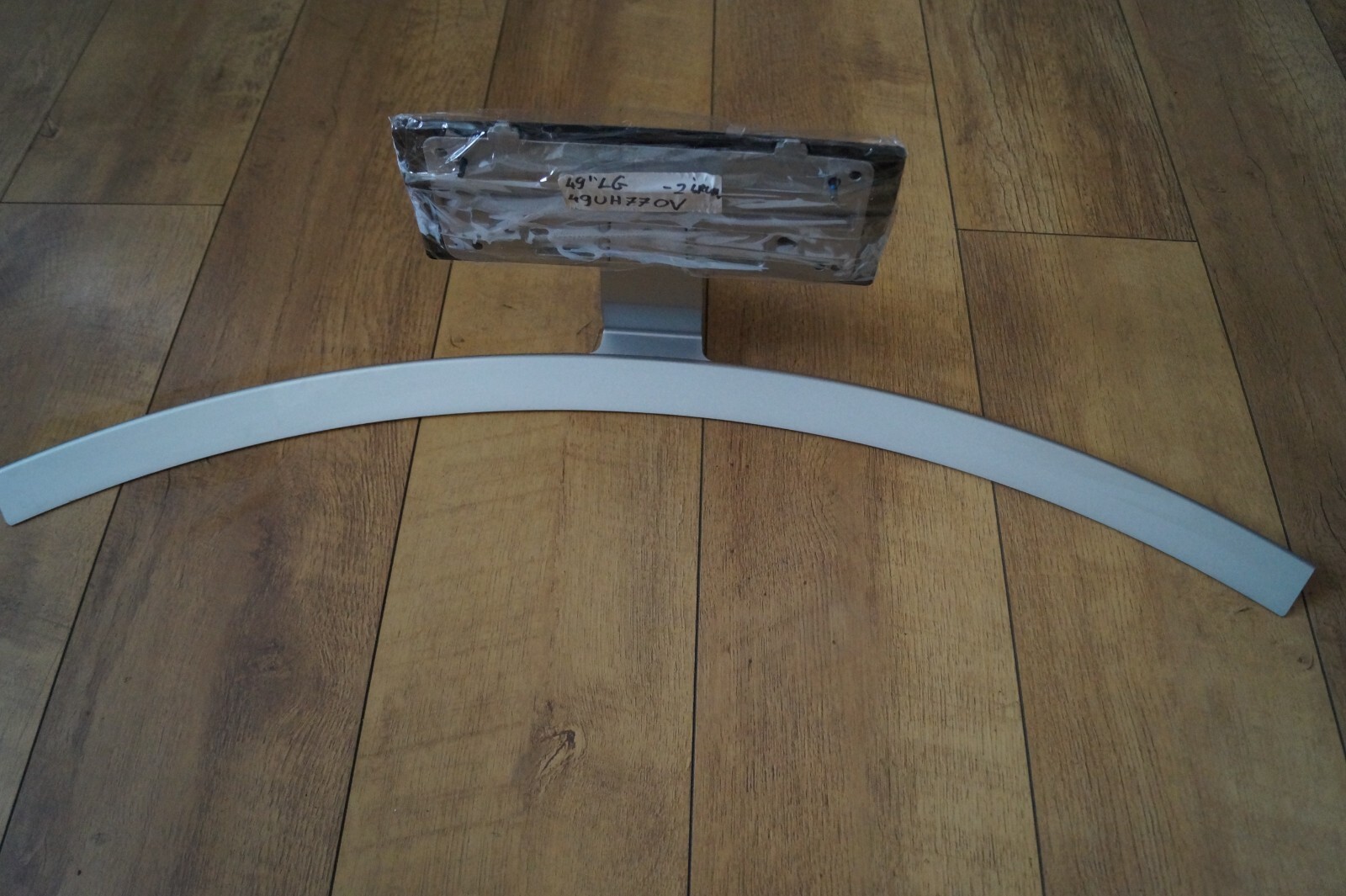 TABLETOP PEDESTAL STAND GENUINE FOR 49″ LG 49UH770V LED TV + SCREWS