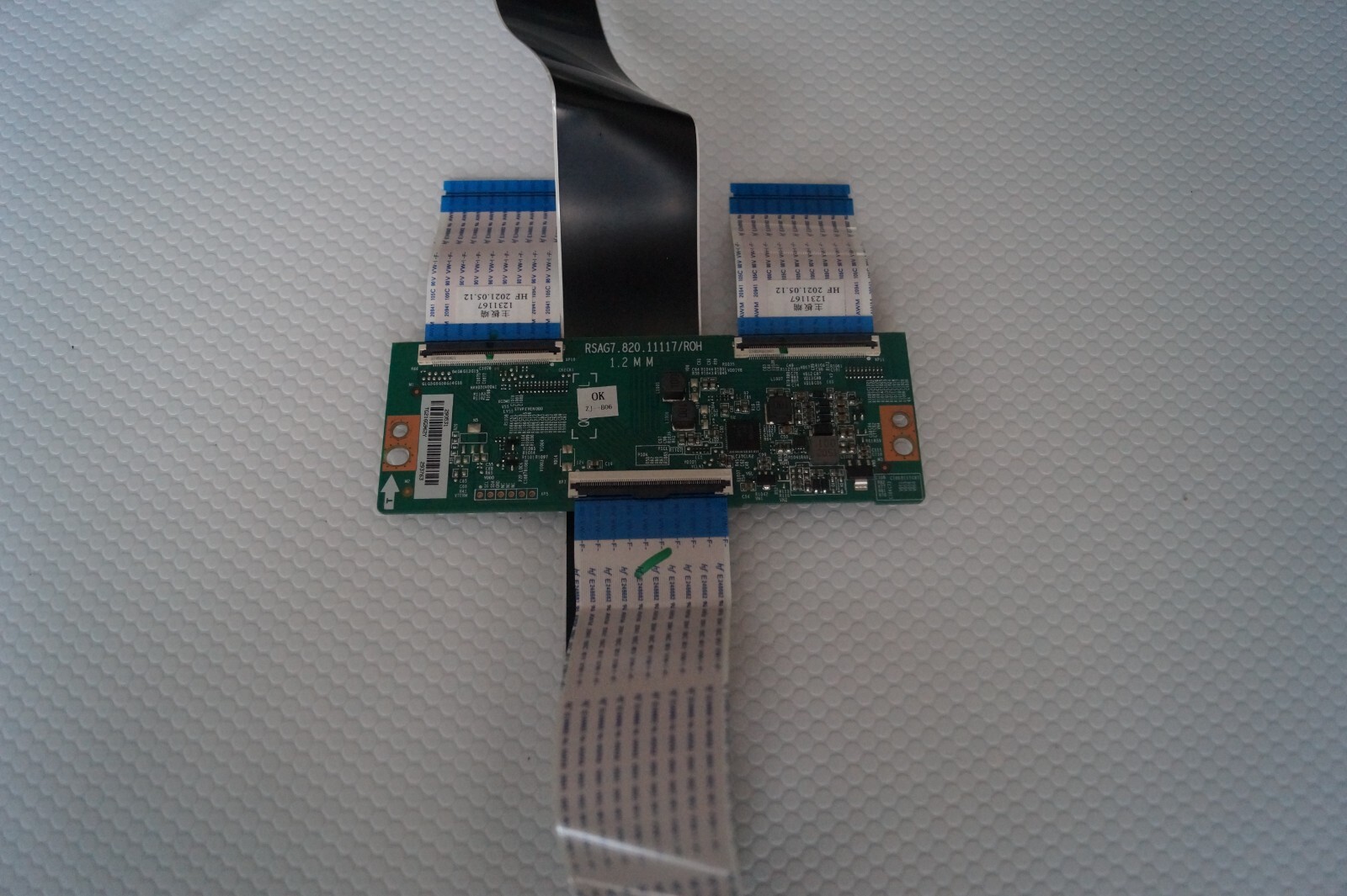 T-CON BOARD RSAG7.820.11117/ROH FOR 55″ HISENSE 55A7GQTUK , HD550Y3U71-T0L2