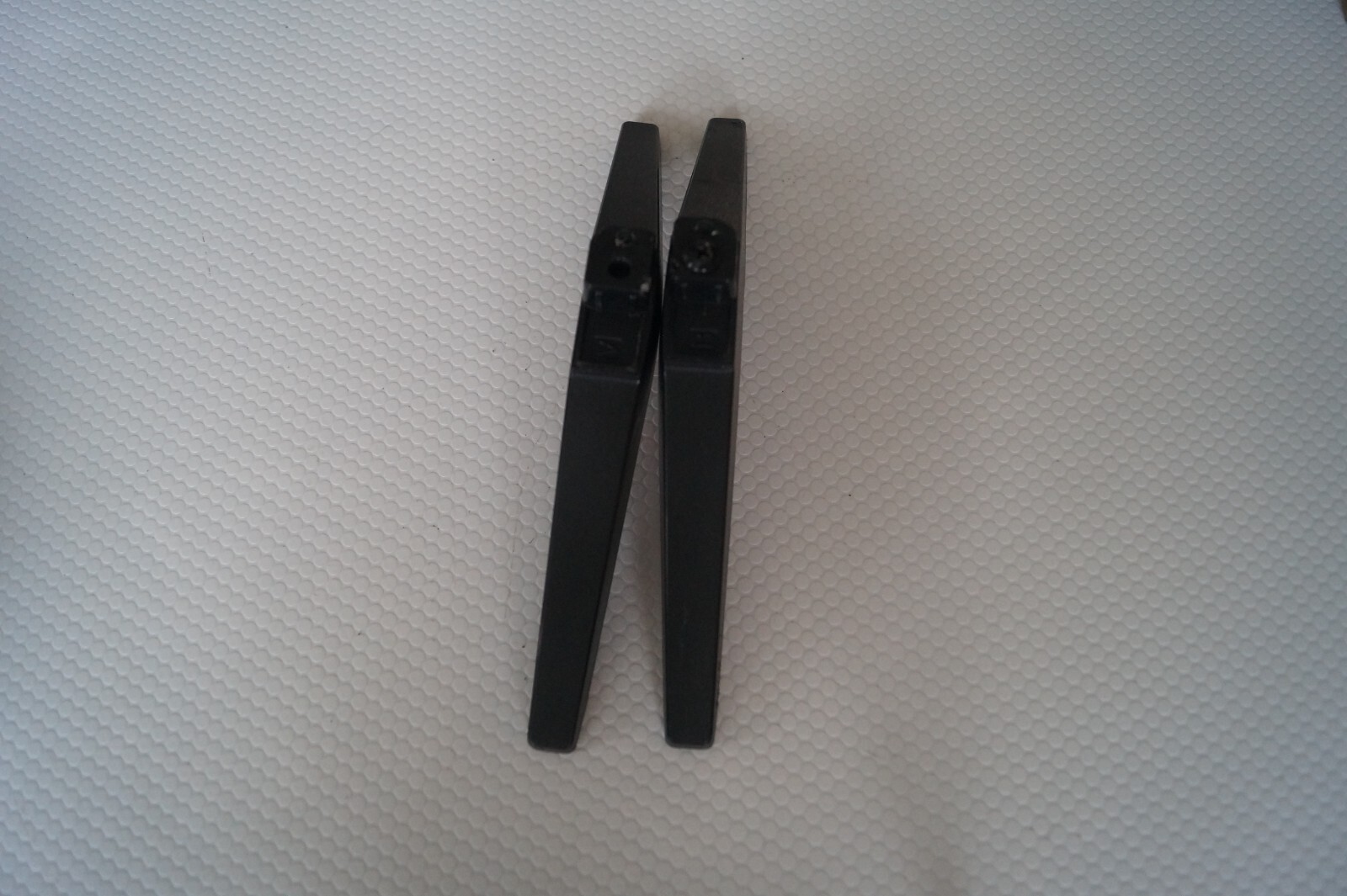 TABLETOP STAND LEGS L & R FOR 43″ LG 43UM7000PLA LED TV, GENUINE + SCREWS