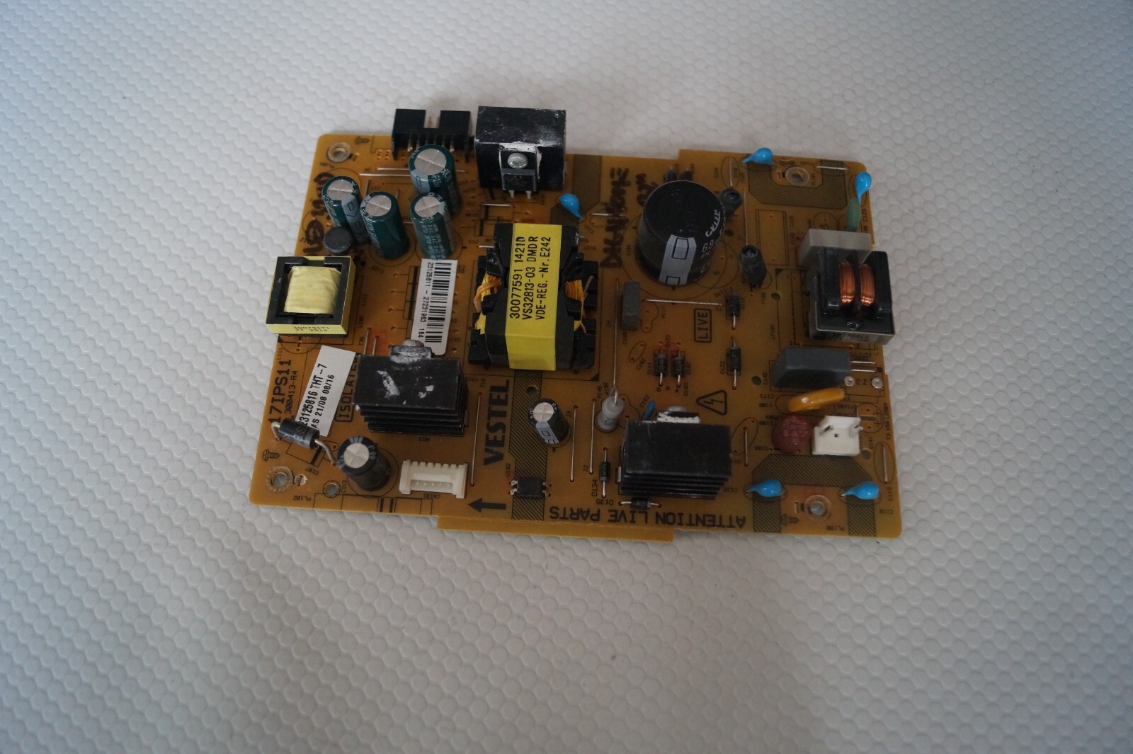 PSU POWER SUPPLY BOARD 17IPS11 23125811 FOR 32″ DIGIHOME DLED32HD