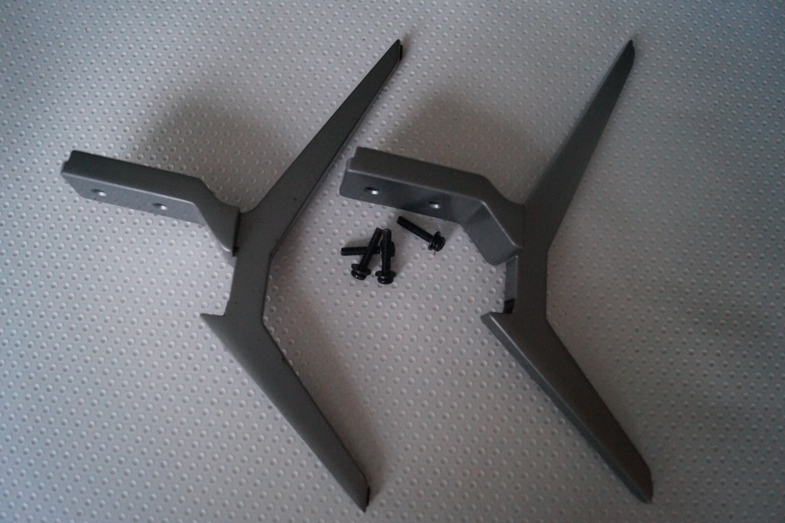 TABLETOP STAND LEGS L & RSTAND 43″ PHILIPS 43PUS6401/12 LED TV + GENUINE SCREWS