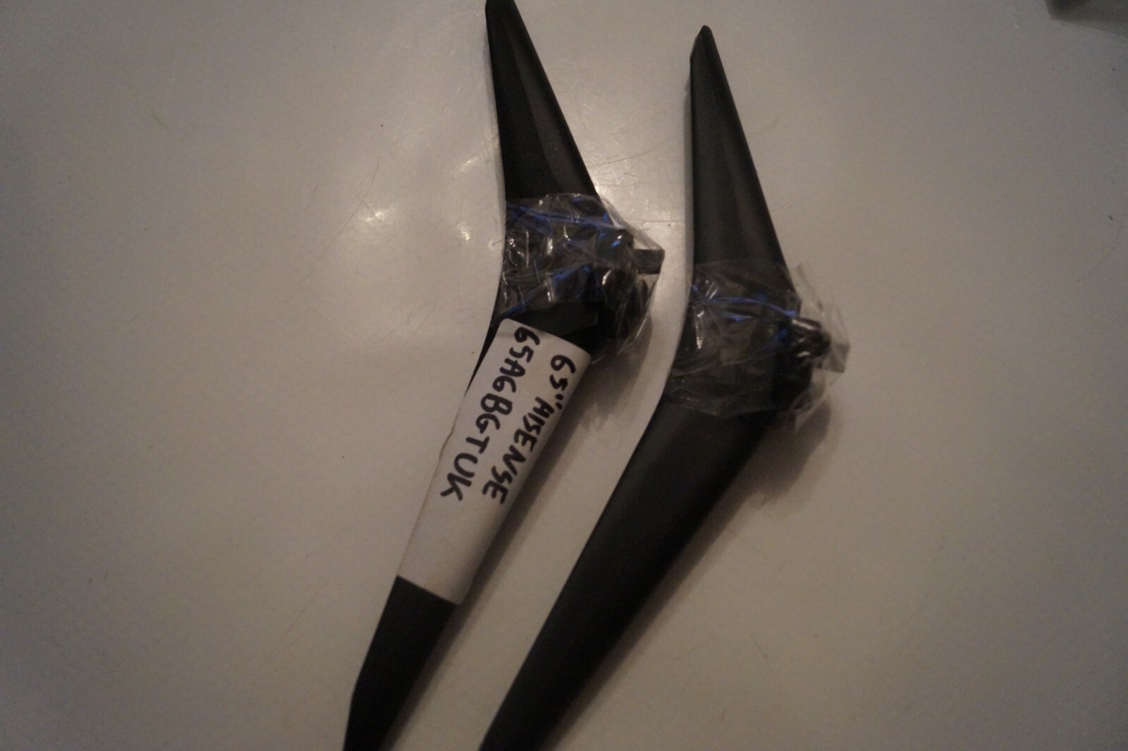 TABLETOP STAND LEGS L & R FOR 65″ HISENSE 65A6BGTUK