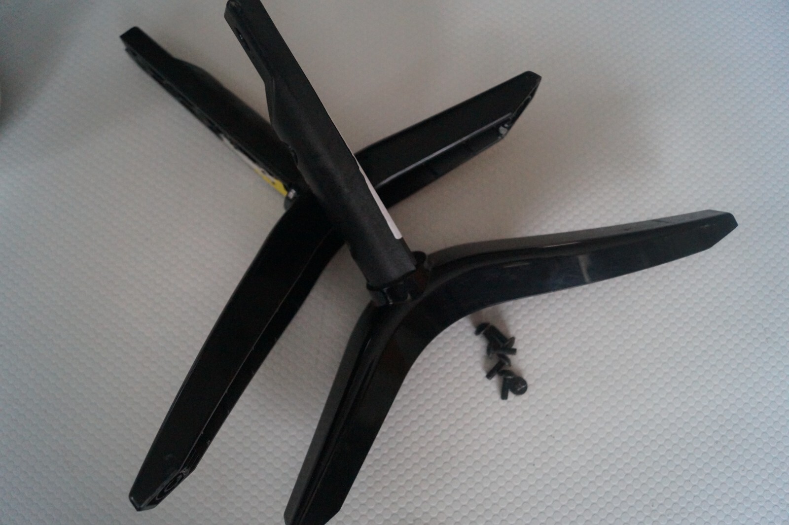 TABLETOP STAND LEGS L & R FOR 43″ DIGIHOME 43287DFP