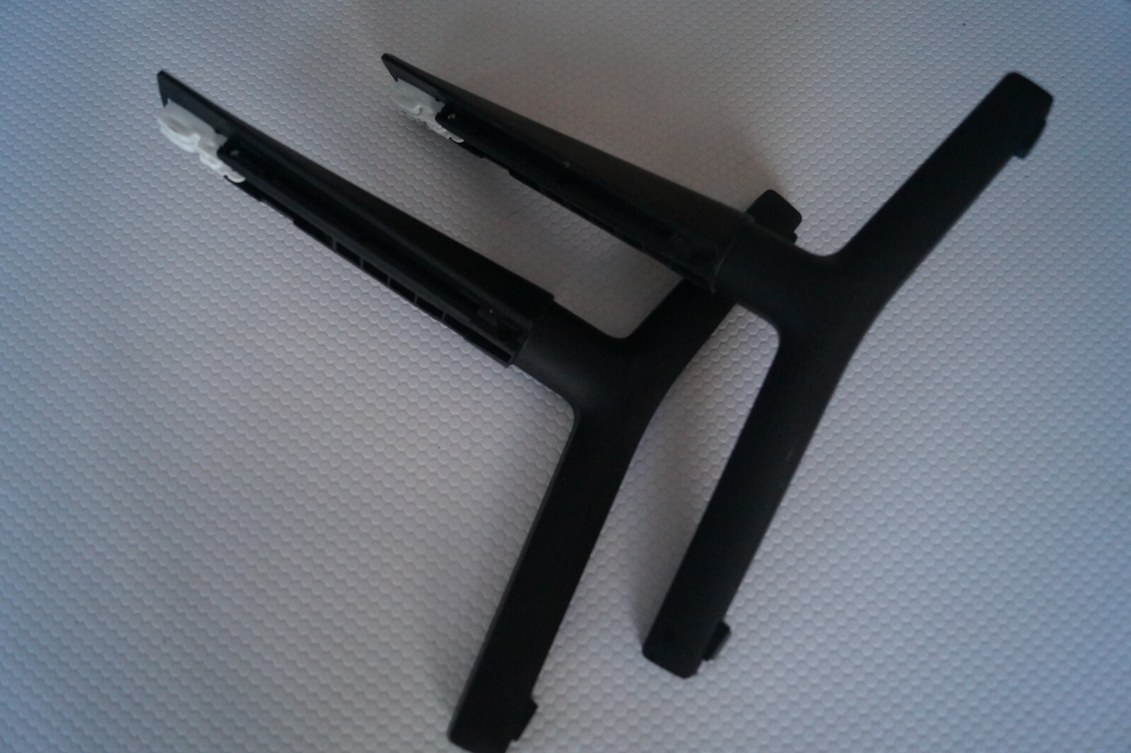STAND LEGS LEFT & RIGHT FEETS FOR 50″ SAMSUNG UE50BU8000K