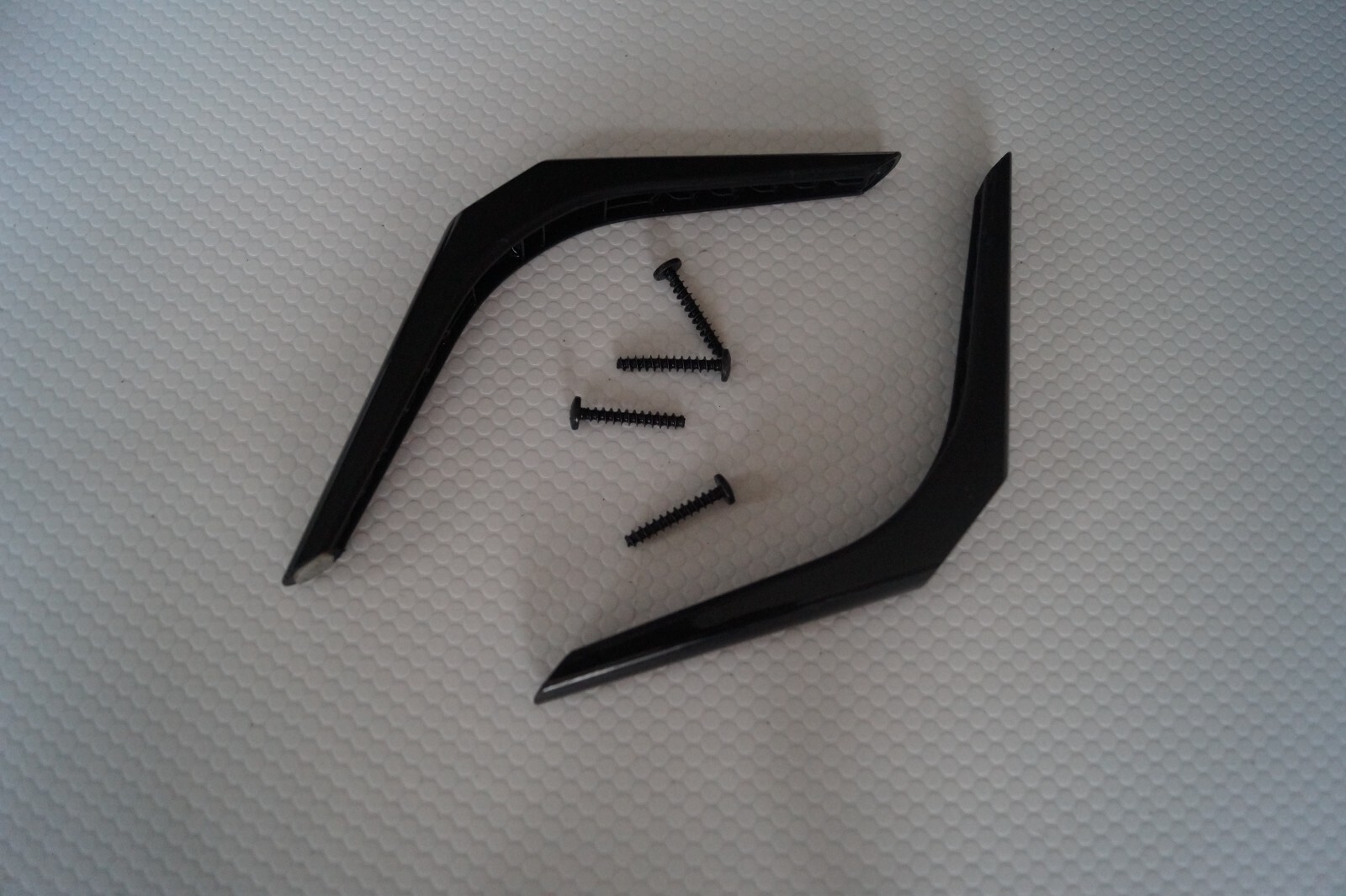 TABLETOP PEDESTAL STAND LEGS L & R FOR 40″ TCL 40RS520K + GENUINE SCREWS