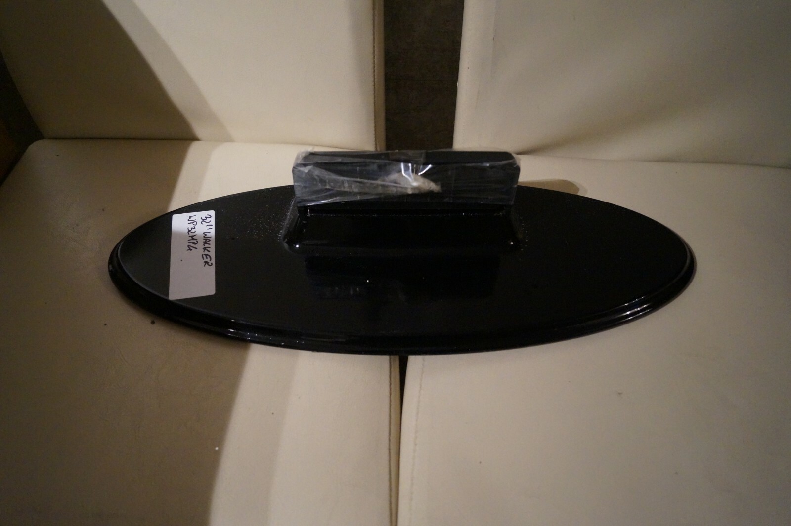TABLETOP PEDESTAL STAND FOR 32″ WALKER WP32MP4 LCD TV WITH GENUINE SCREWS