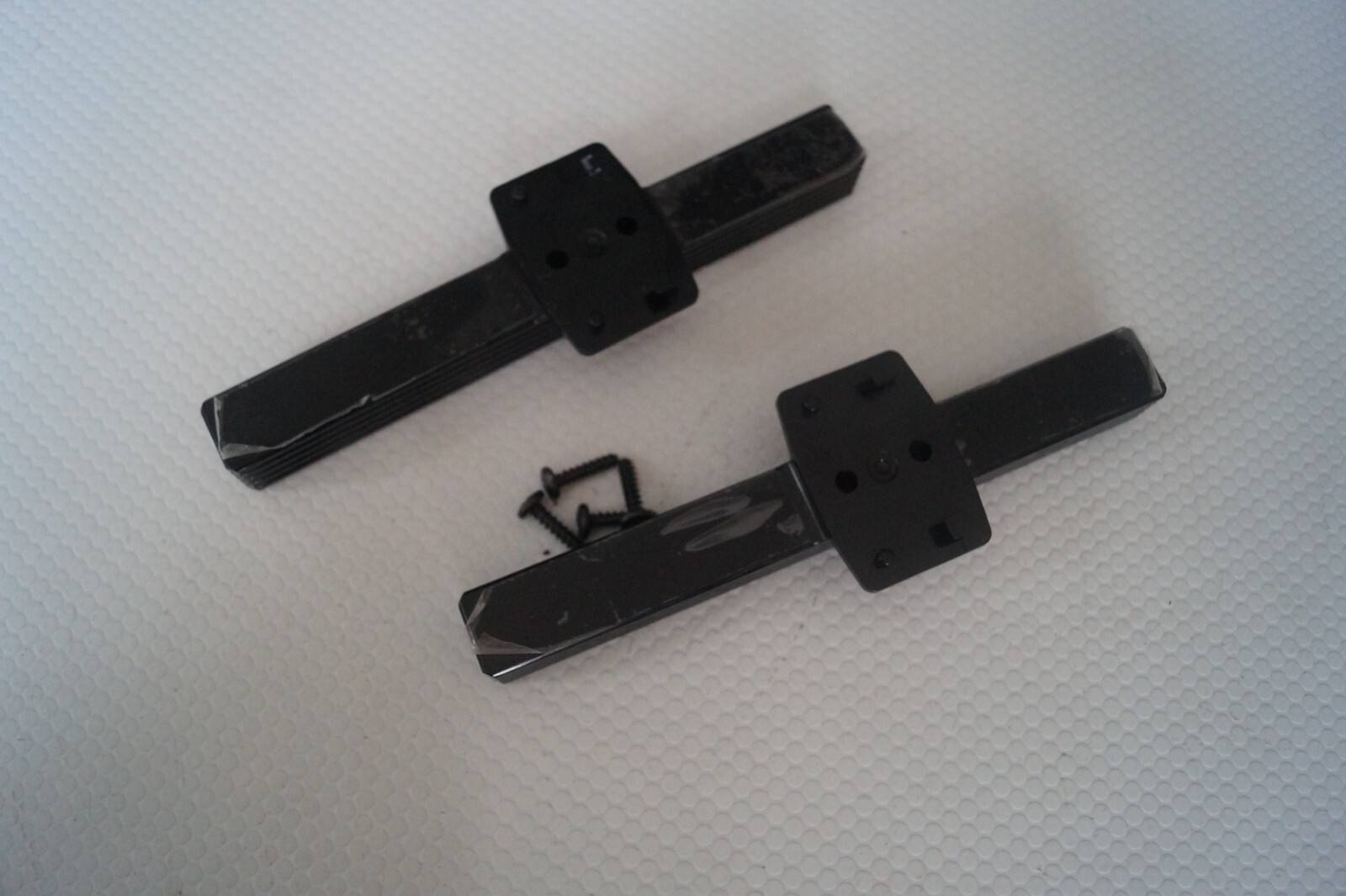 STAND LEGS L & R FOR 32″ PHILIPS 32PHT5505/05 TV LED TV GENUINE SET+ SCREWS