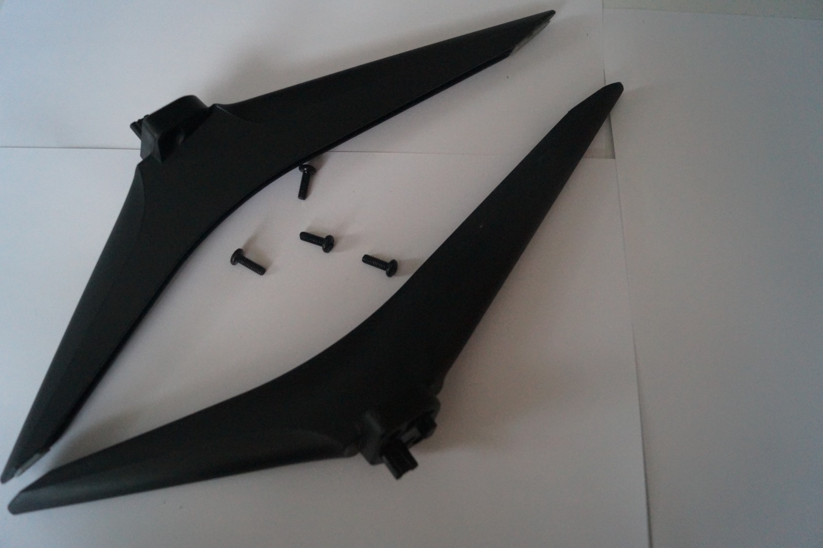 TABLETOP STAND LEGS LEFT & RIGHT FOR 55″ HISENSE 55A6BGTUK TV