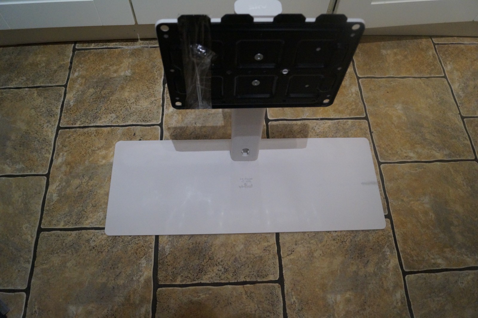 STAND LT065-f3-wht TABLETOP PEDESTAL BASE FOR 65″ SKY GLASS TV GENUINE + SCREWS