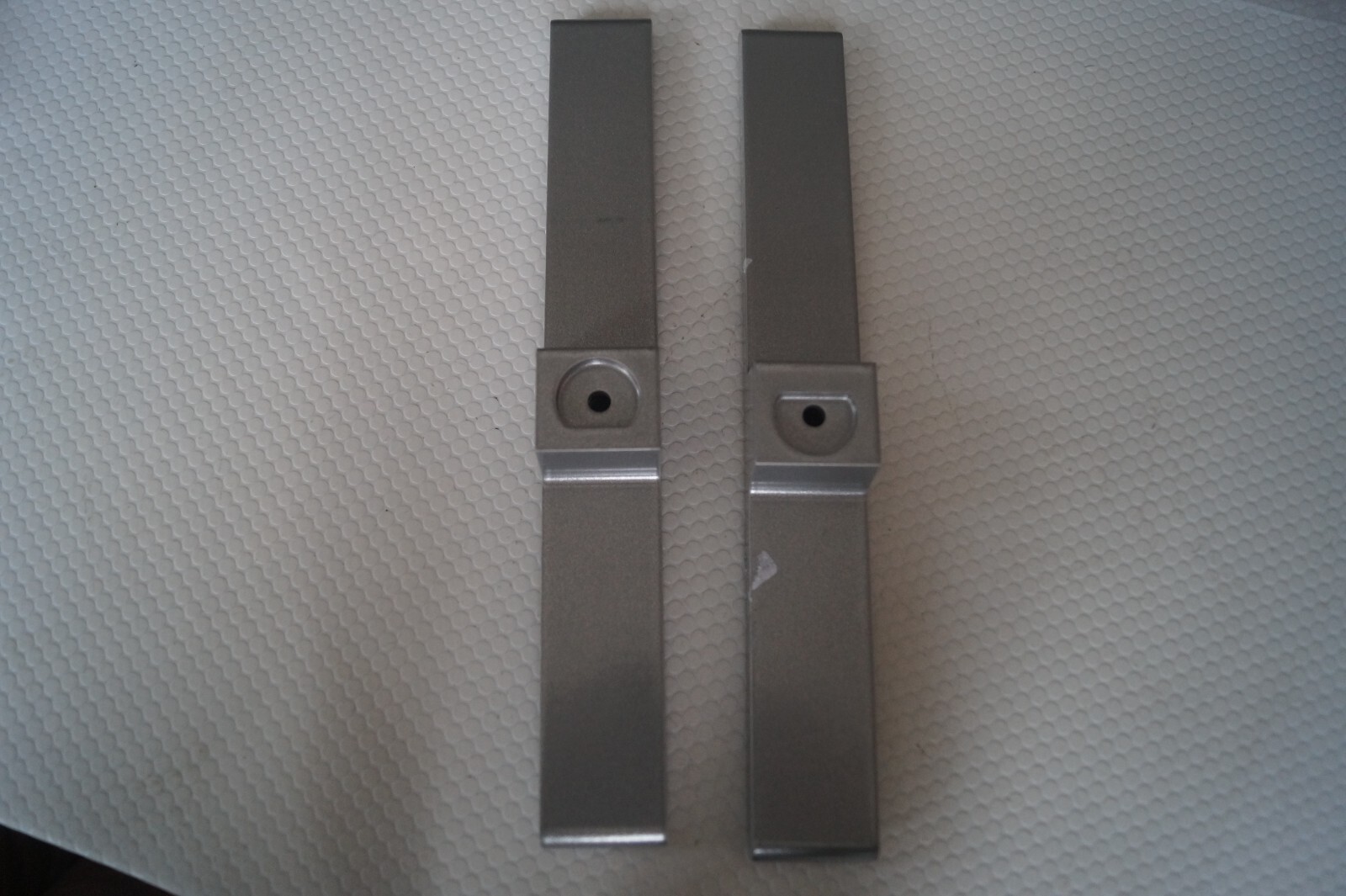 TABLETOP PEDESTAL STAND FOR 50″ TOSHIBA 50UK4B63DB + SCREWS