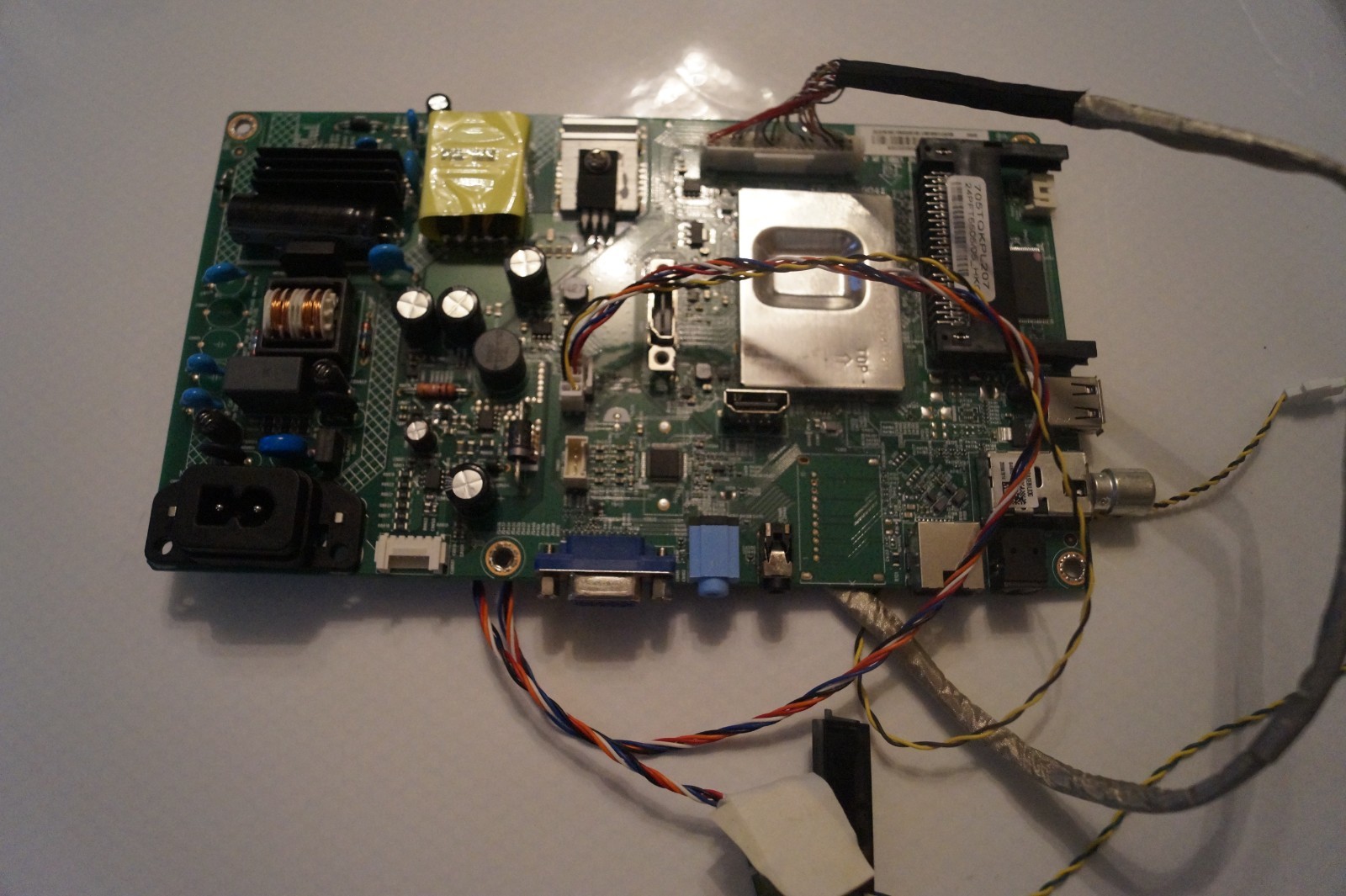 MAIN BOARD 715GA700-C0F-000-004K FOR 24″ PHILIPS 24PFT5505/05