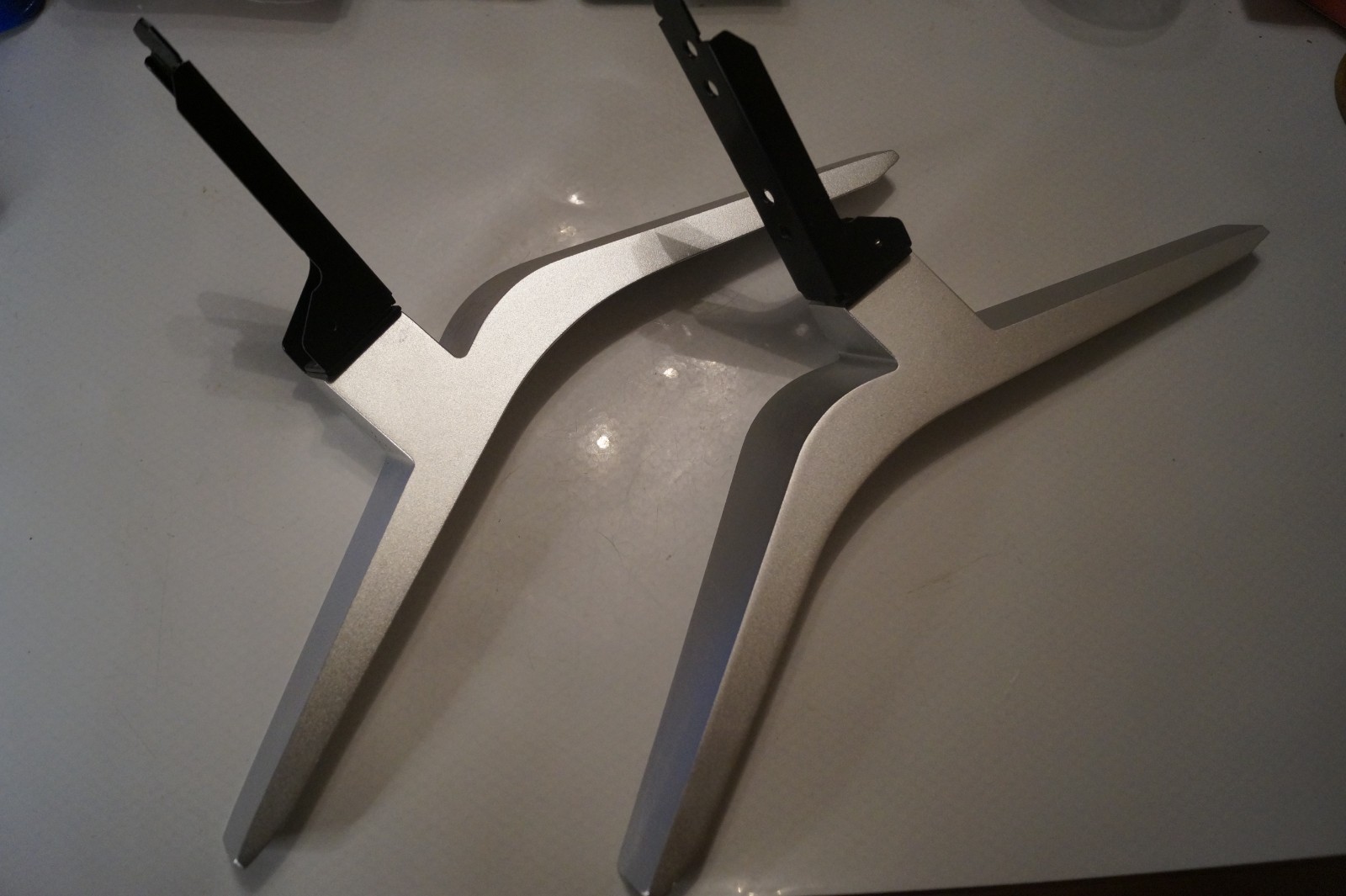 STAND TX-65DX750B LEGS LEFT AND RIGHT TABLETOP BASE FOR 65″ PANASONIC TV