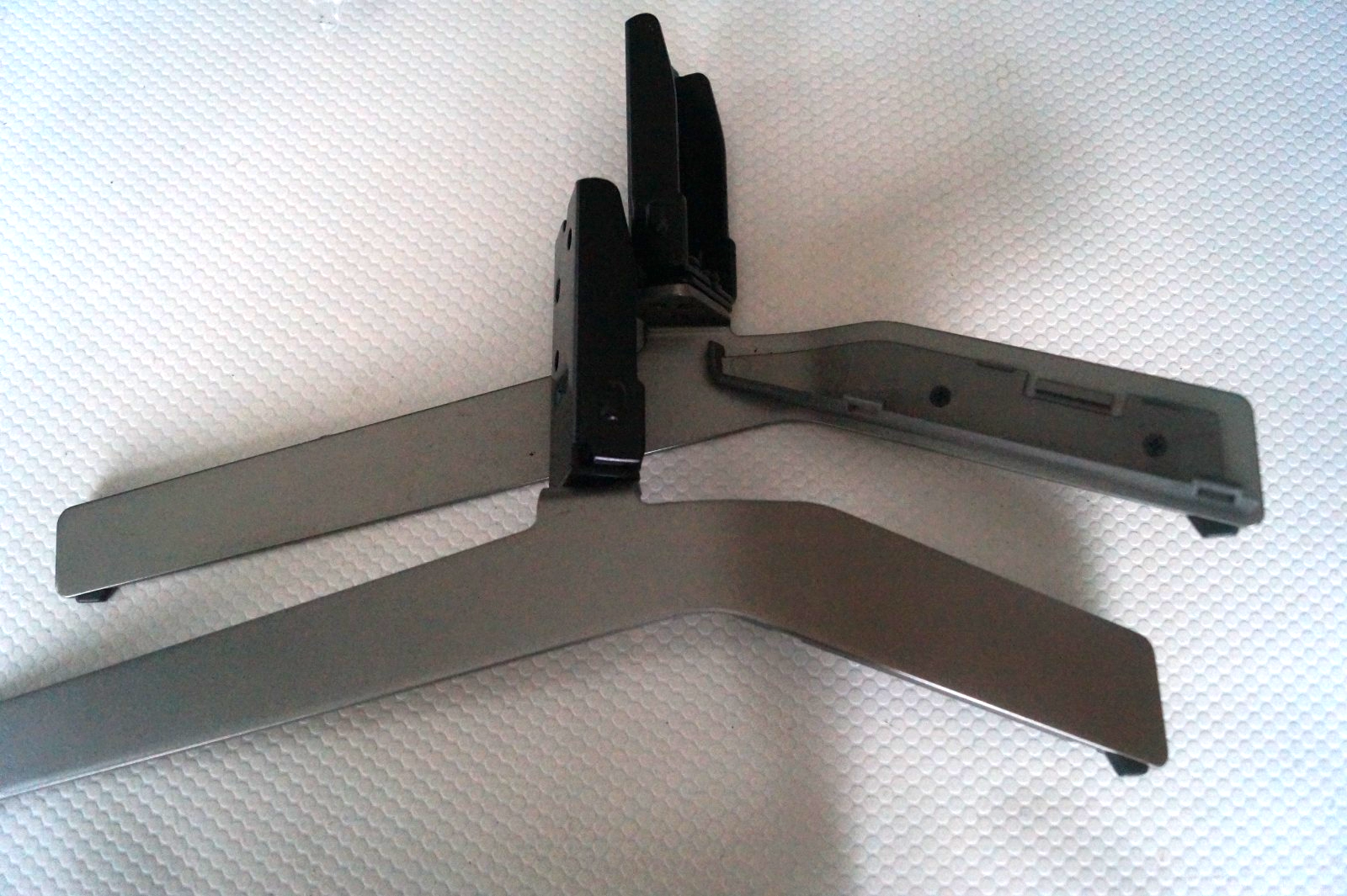 TABLETOP STAND LEGS L & R FOR 55″ SONY KD-55XG8505