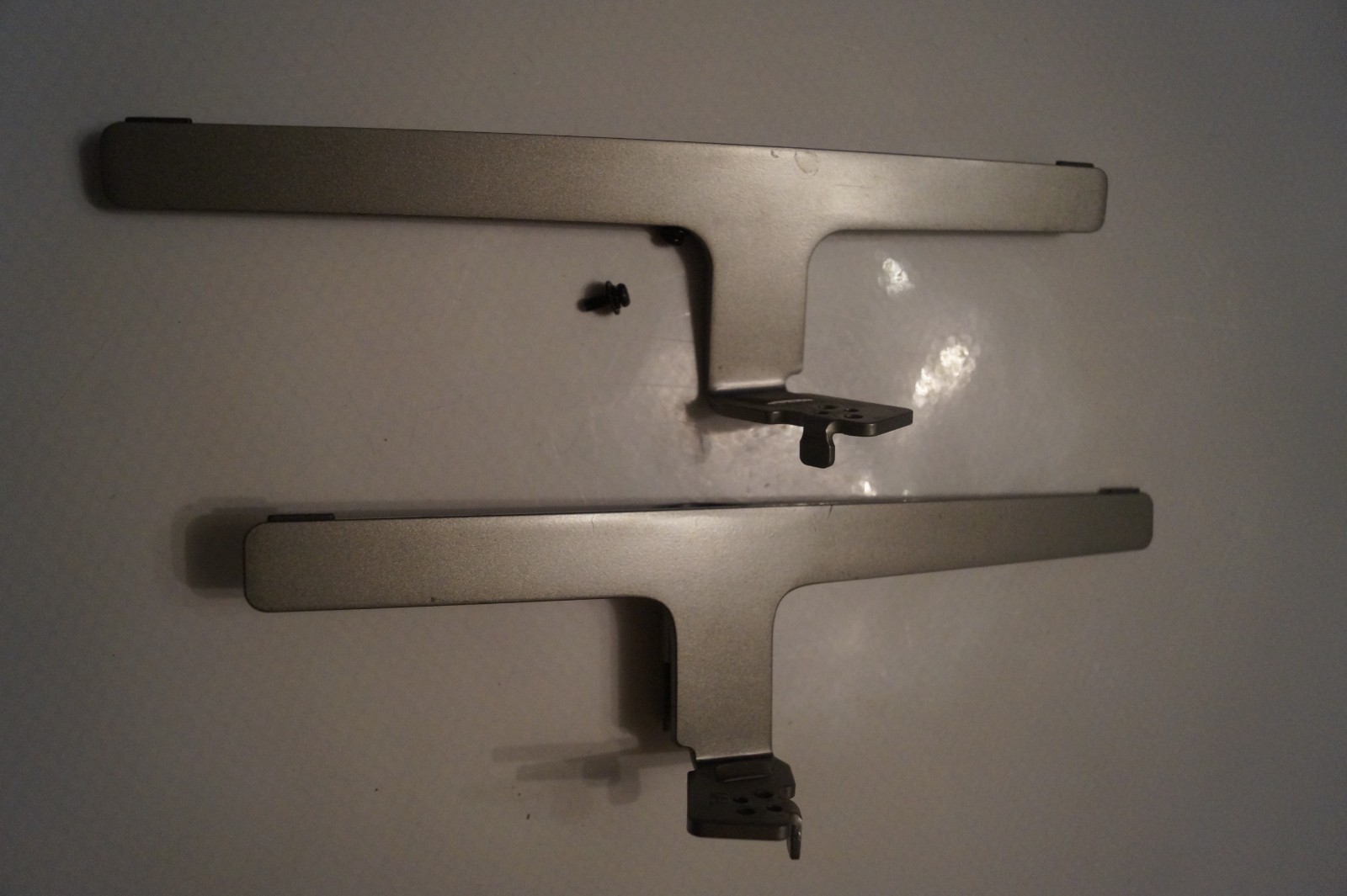 TABLETOP STAND LEGS L & R FOR 49″ SONY KD-49XF8096