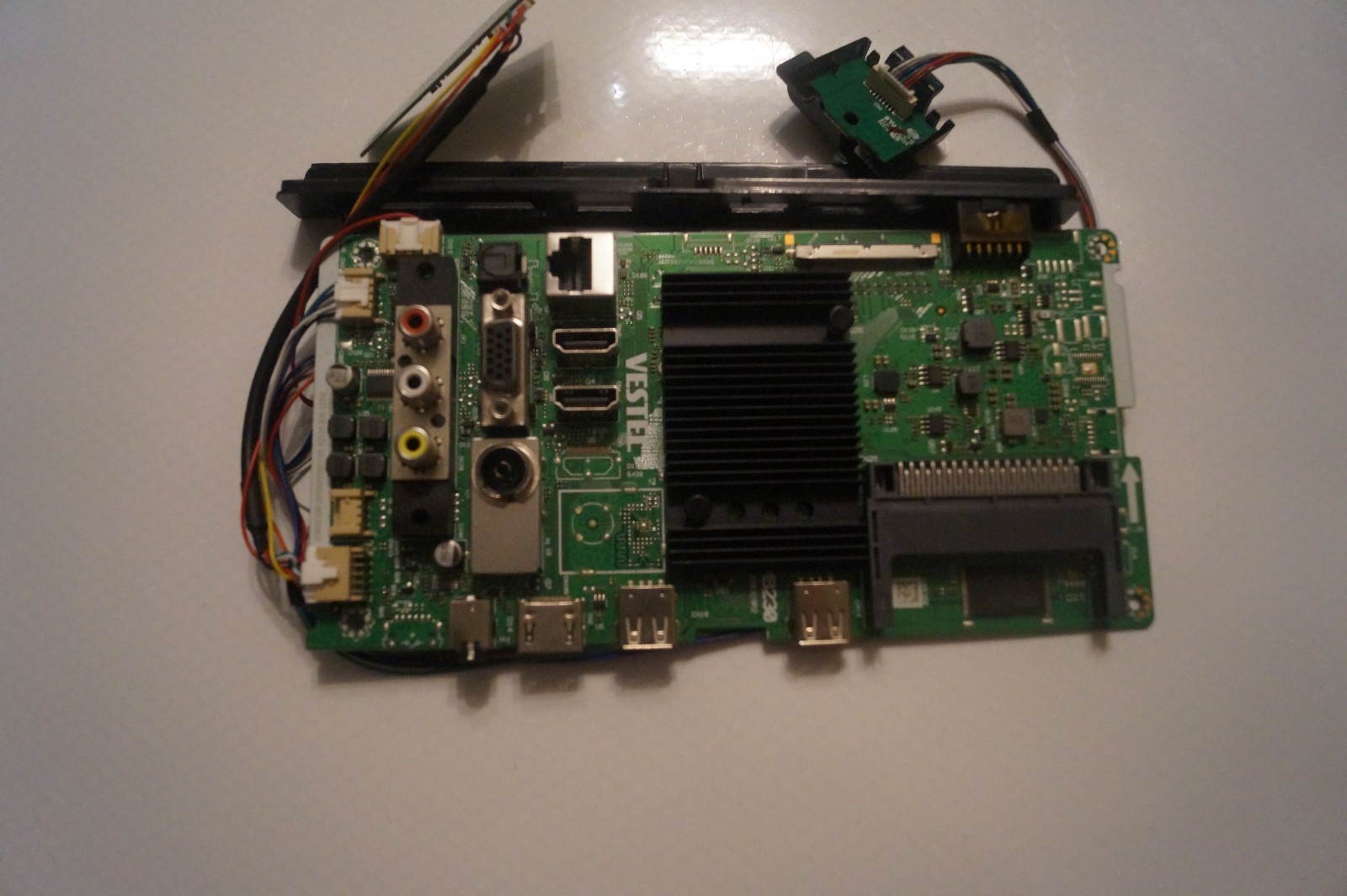 MAIN BOARD 17MB230 23692396 FOR 50″ HITACHI 50HK6100U D , VES500QNDP-N2-N45