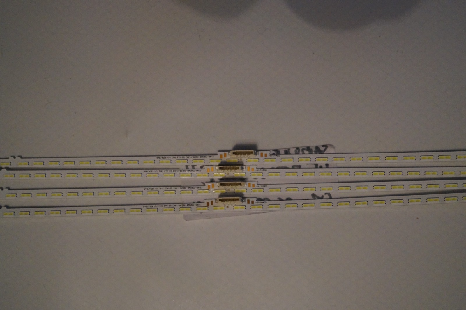 LED STRIPS SET 4x S1A8-750SM0-R0 FOR 75″ SAMSUNG UE750DU8000K TV CY-SC075HGHV8K