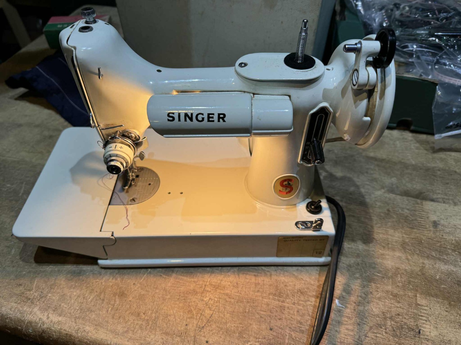 White Singer Featherweight 221k With Original Case Manual , Accessories 1964