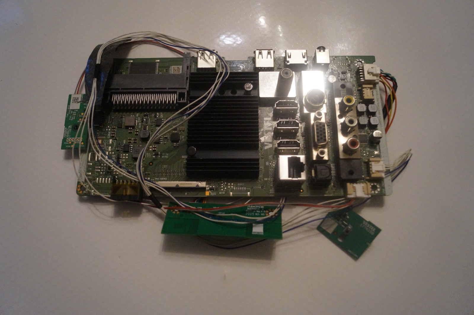 MAIN BOARD 17MB230 23636983 FOR 58″ TOSHIBA 58UL2B63DB , VES580QNDP