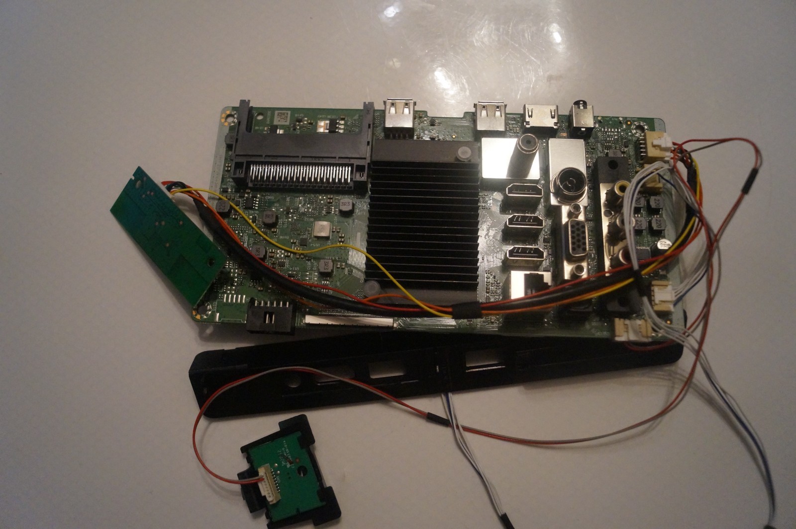 MAIN BOARD 17MB170 23739304 FOR 43″ TOSHIBA 43UA2B63DB , VES430QNDH-N2-N47