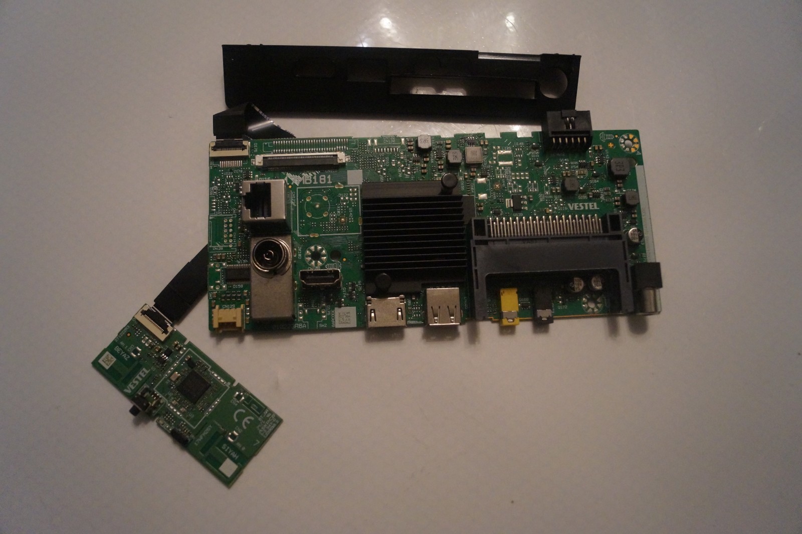 MAIN BOARD 17MB181 23925770 FOR 43″ BUSH 43FT24CA