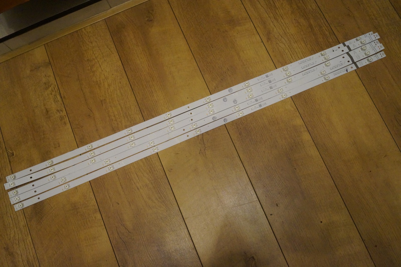 BACKLIGHT SET 55QF5D53DB LED STRIPS 3xA 2xB FOR 55″ TOSHIBA TV,  VES550QNZR