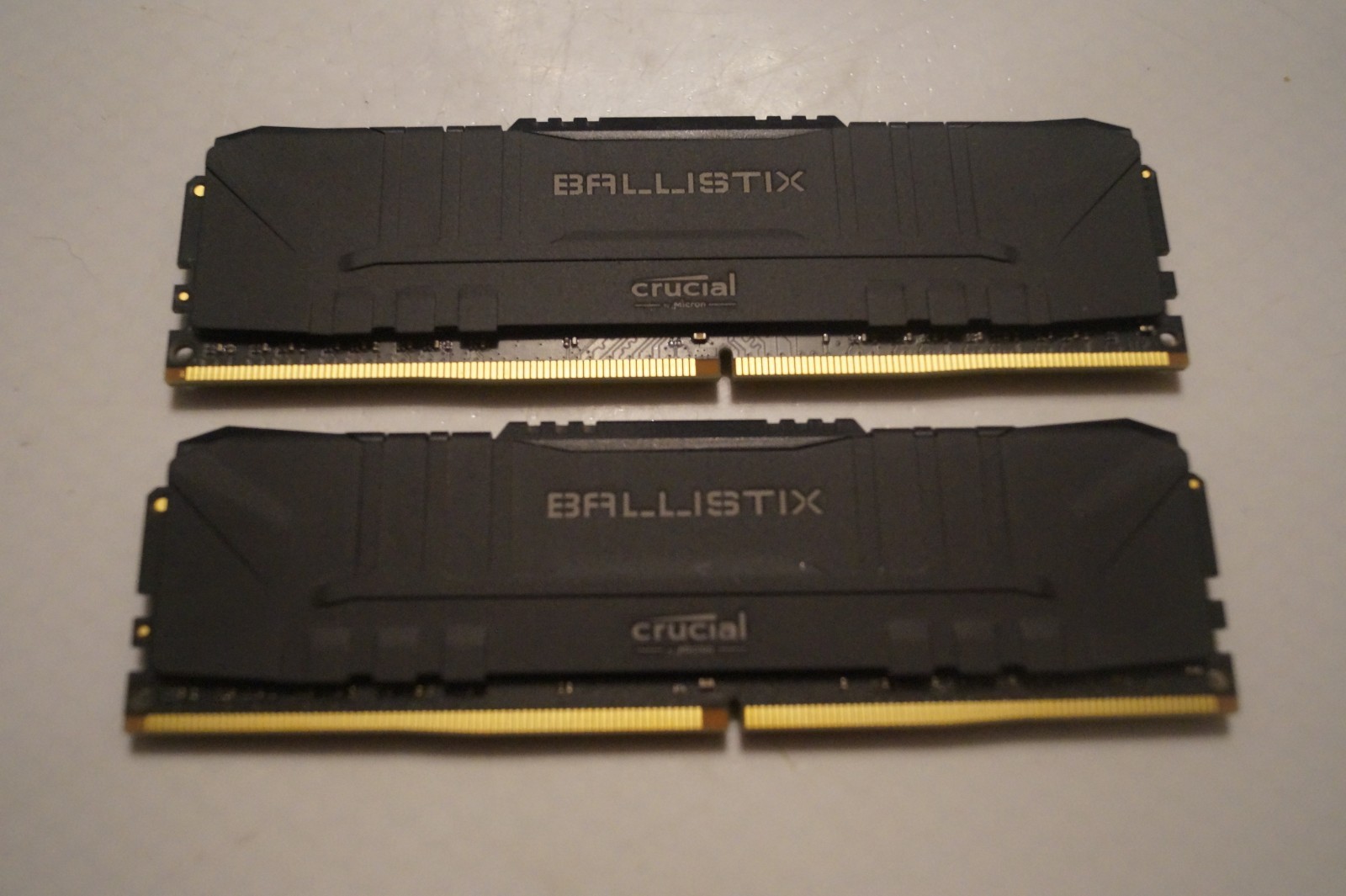 Crucial Ballistix BL2K8G32C16U4B 3200 MHz, DDR4, DRAM, Desktop Gaming Memory Kit