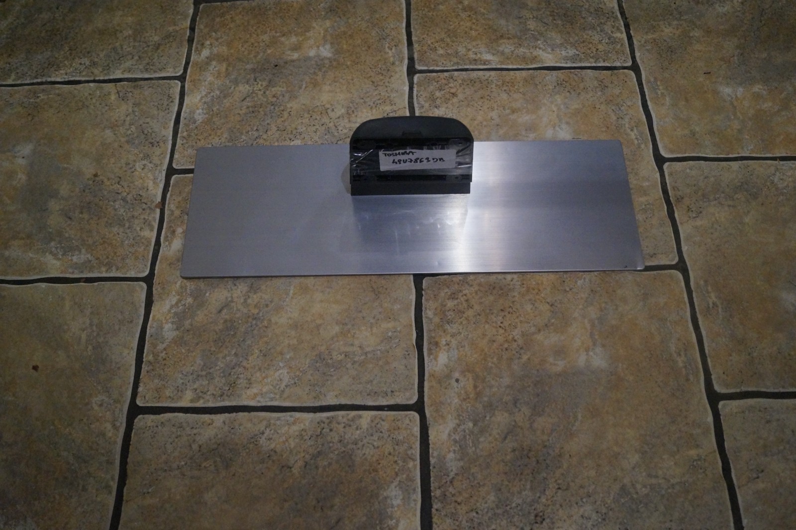 STAND 49U7863DB FOR 49″ TOSHIBA TV TABLETOP PEDESTAL BASE GENUINE HEAVY + SCREWS