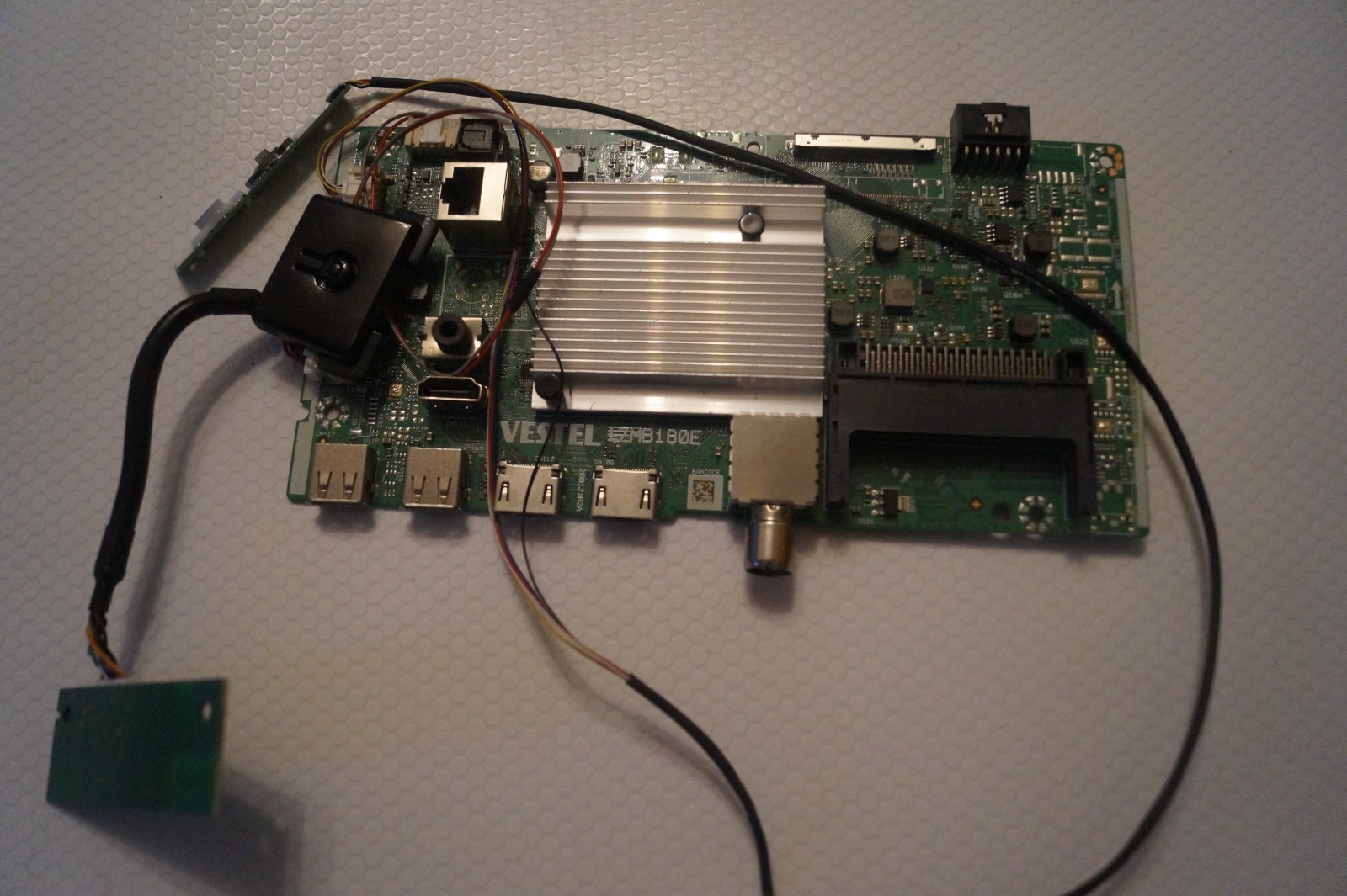 MAIN BOARD 17MB180E 23846324 FOR 43″ TOSHIBA 43QF5D53DB ,  VES430QNZH-P5-Z71