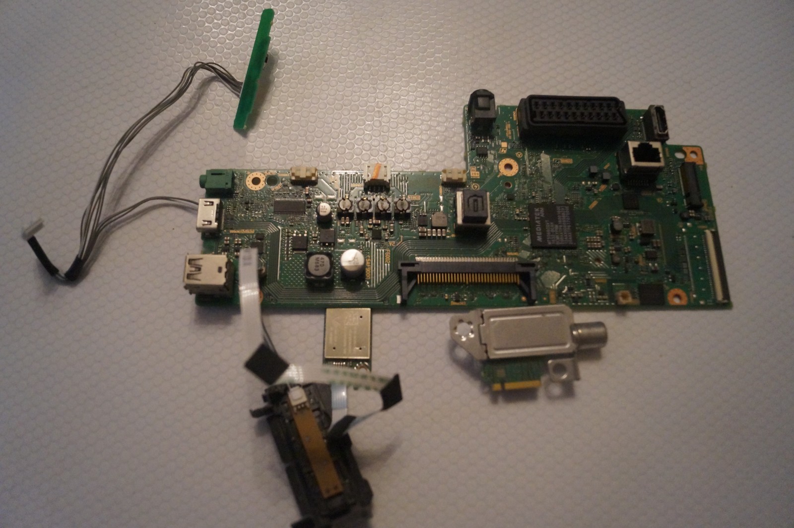 MAIN BOARD 1-980-335-22 (173587122) FOR 32″ SONY KDL-32WD603