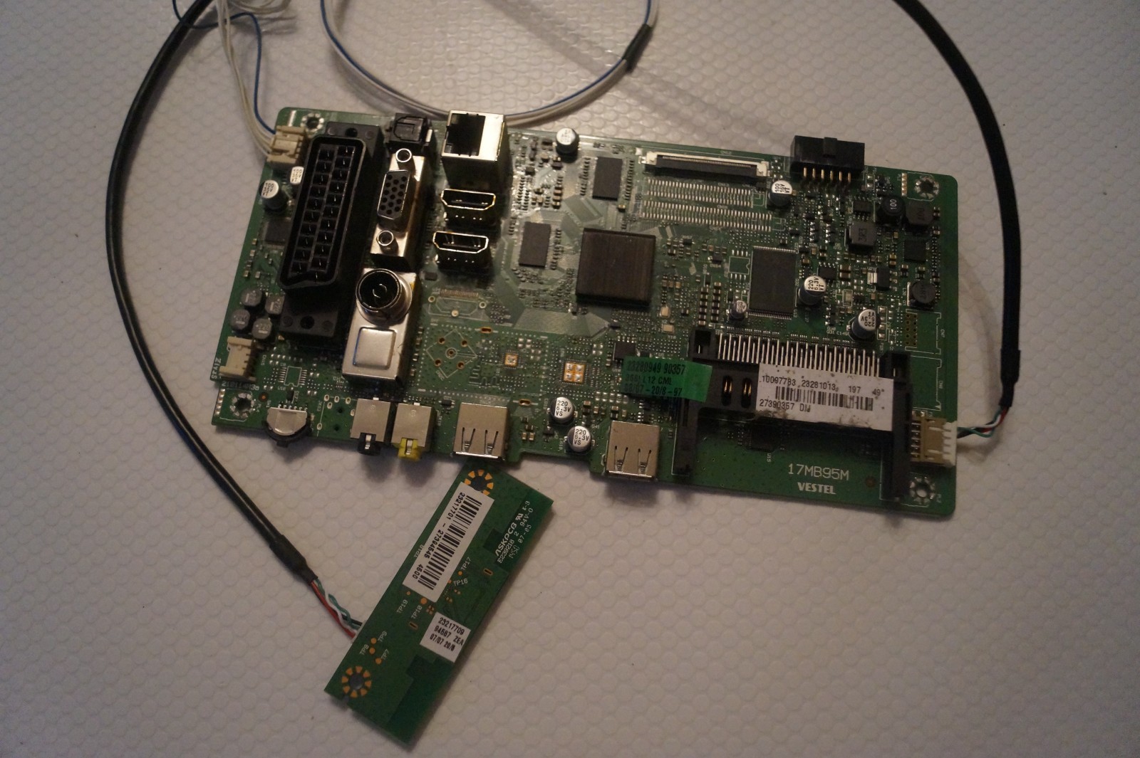 MAIN BOARD 17MB95M 23281013 FOR 48″ HITACHI 48HBT62U H , VES490UNDL-2D-N01