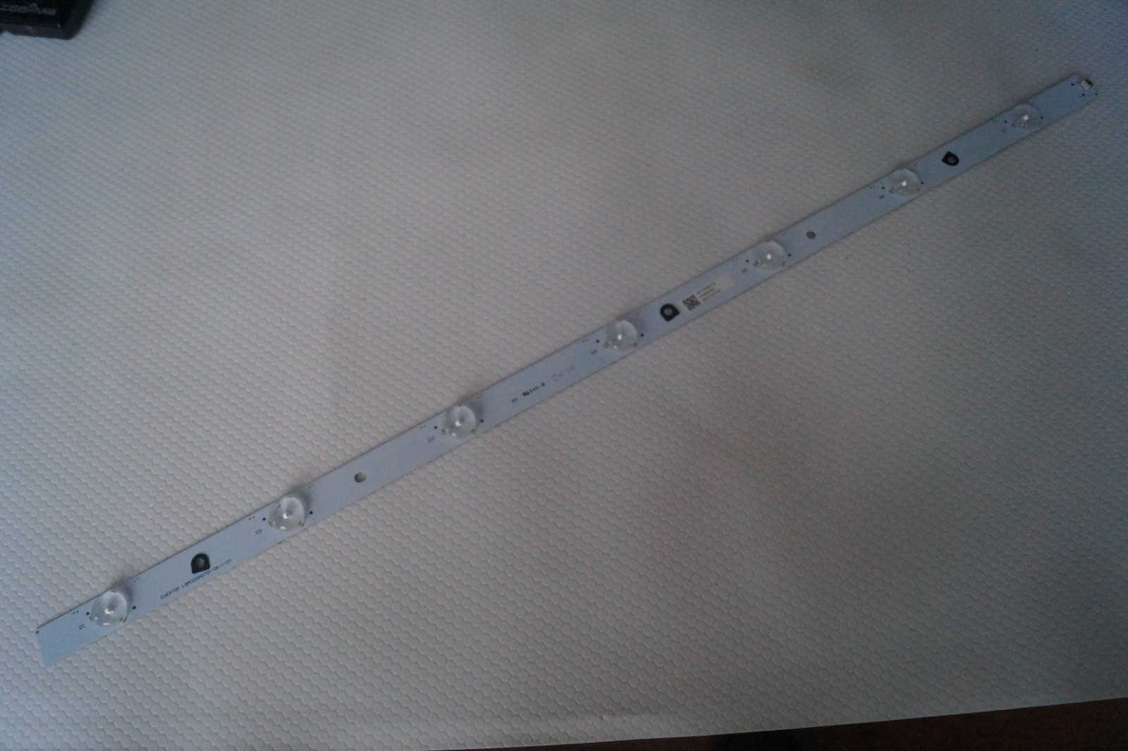SHARP LC-32LD166K LED BACKLIGHT STRIP LBM320P0701-DK-1 FOR 32″ TV  TPT315B5
