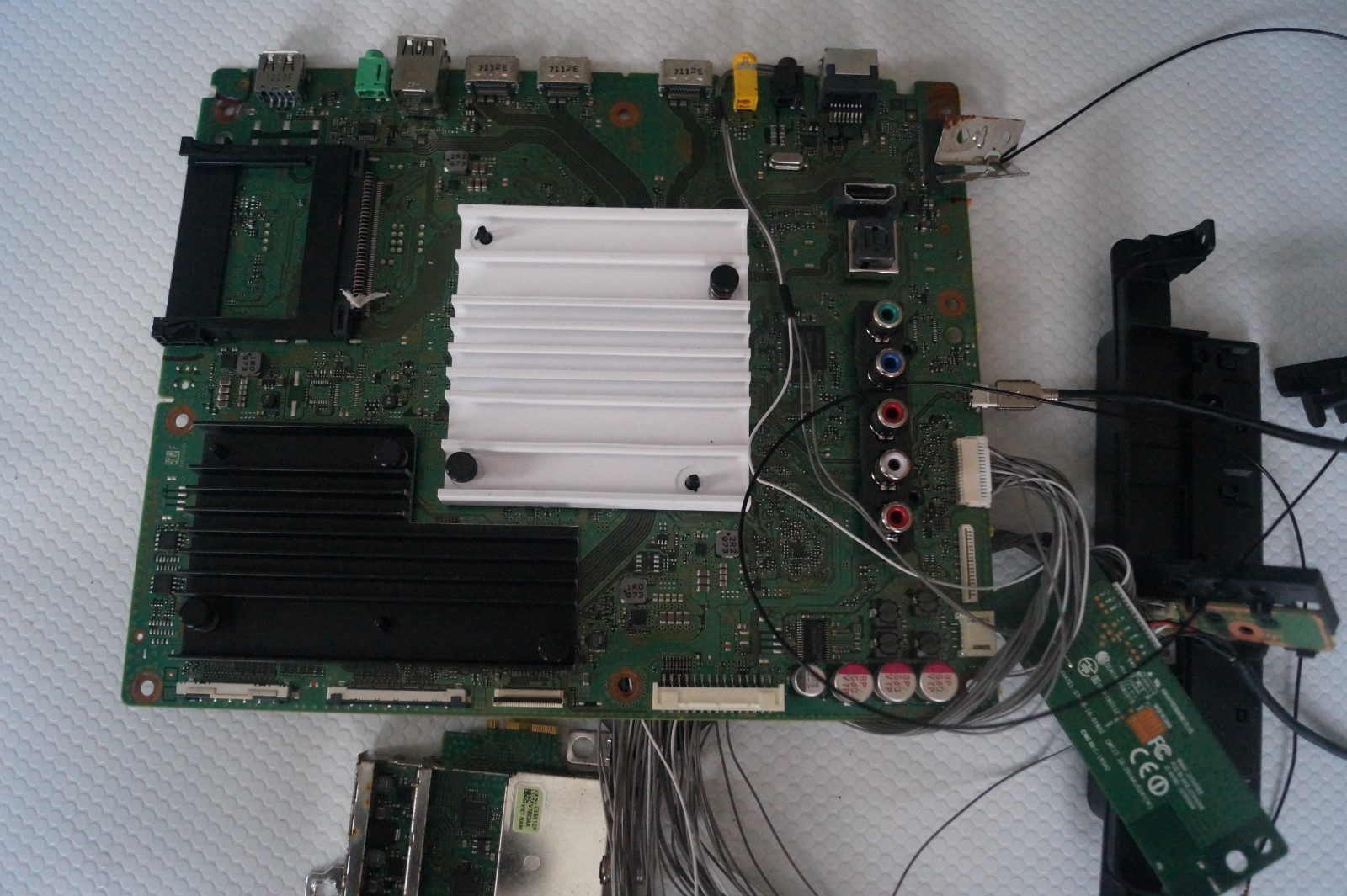 MAIN BOARD 1-982-022-11 (198202211) FOR 75″ SONY KD-75XE9005 , T750QVF03.1