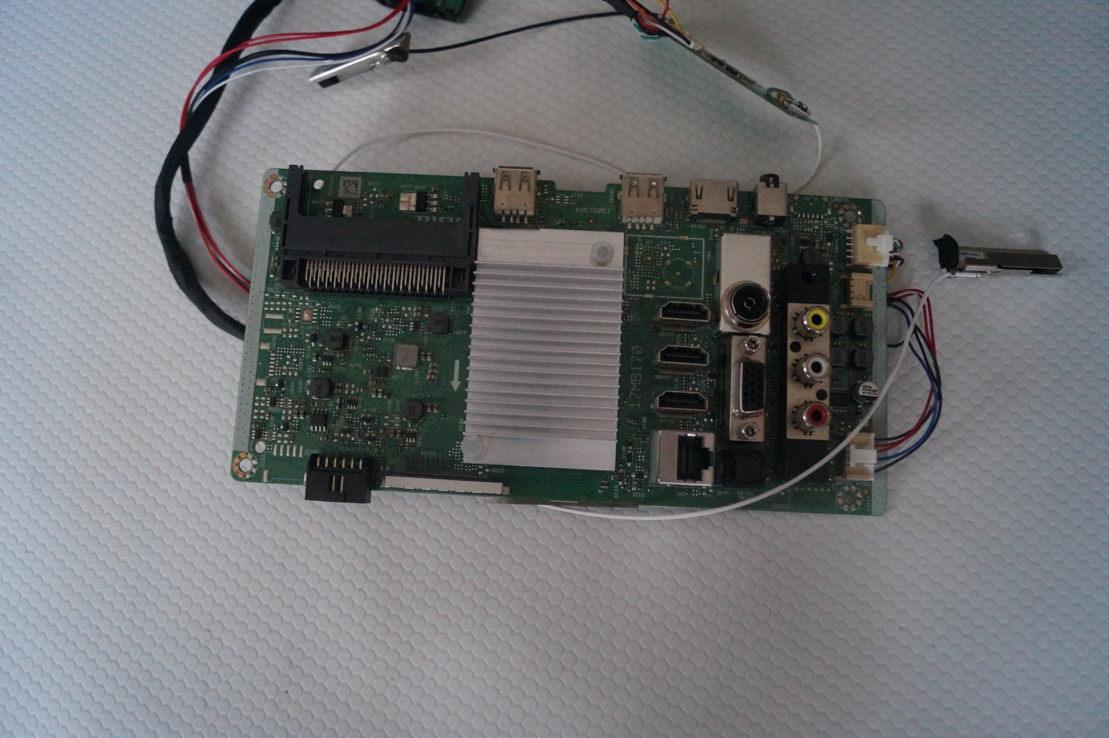 MAIN BOARD 23729498 17MB170 FOR 43″ JVC LT-43CF890(D) , VES430QNDS