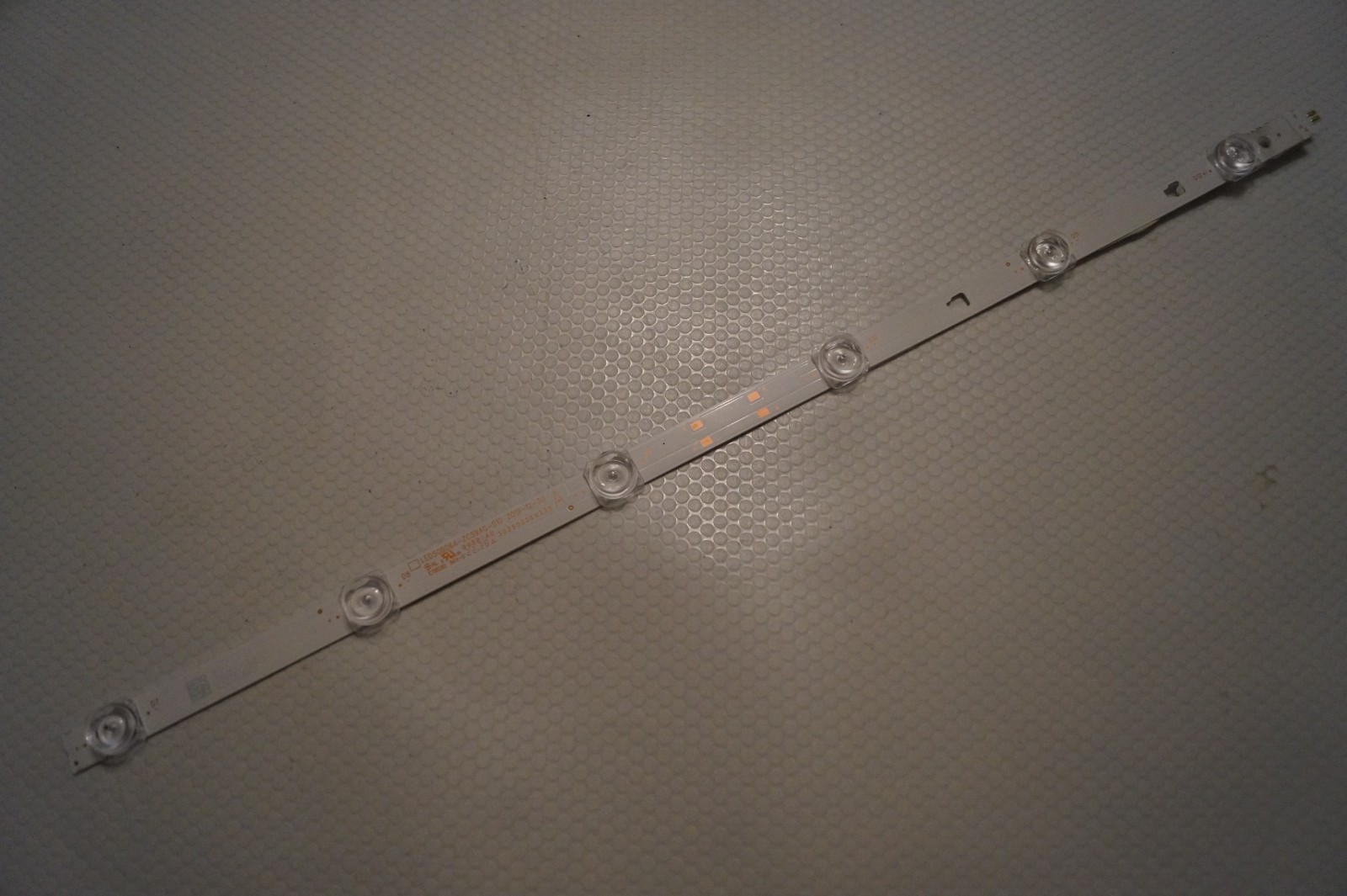 BACKLIGHT 4T-C50EQ3EM2A LED STRIP 30350006033D FOR 50″ SHARP TV V500DJ7-QE1