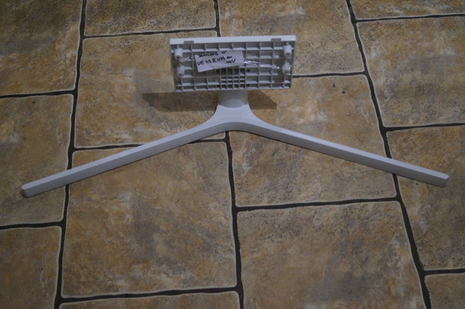 STAND UE43RU7410U TABLETOP PEDESTAL FOR 43″ SAMSUNG TV, GENUINE WITH SCREWS