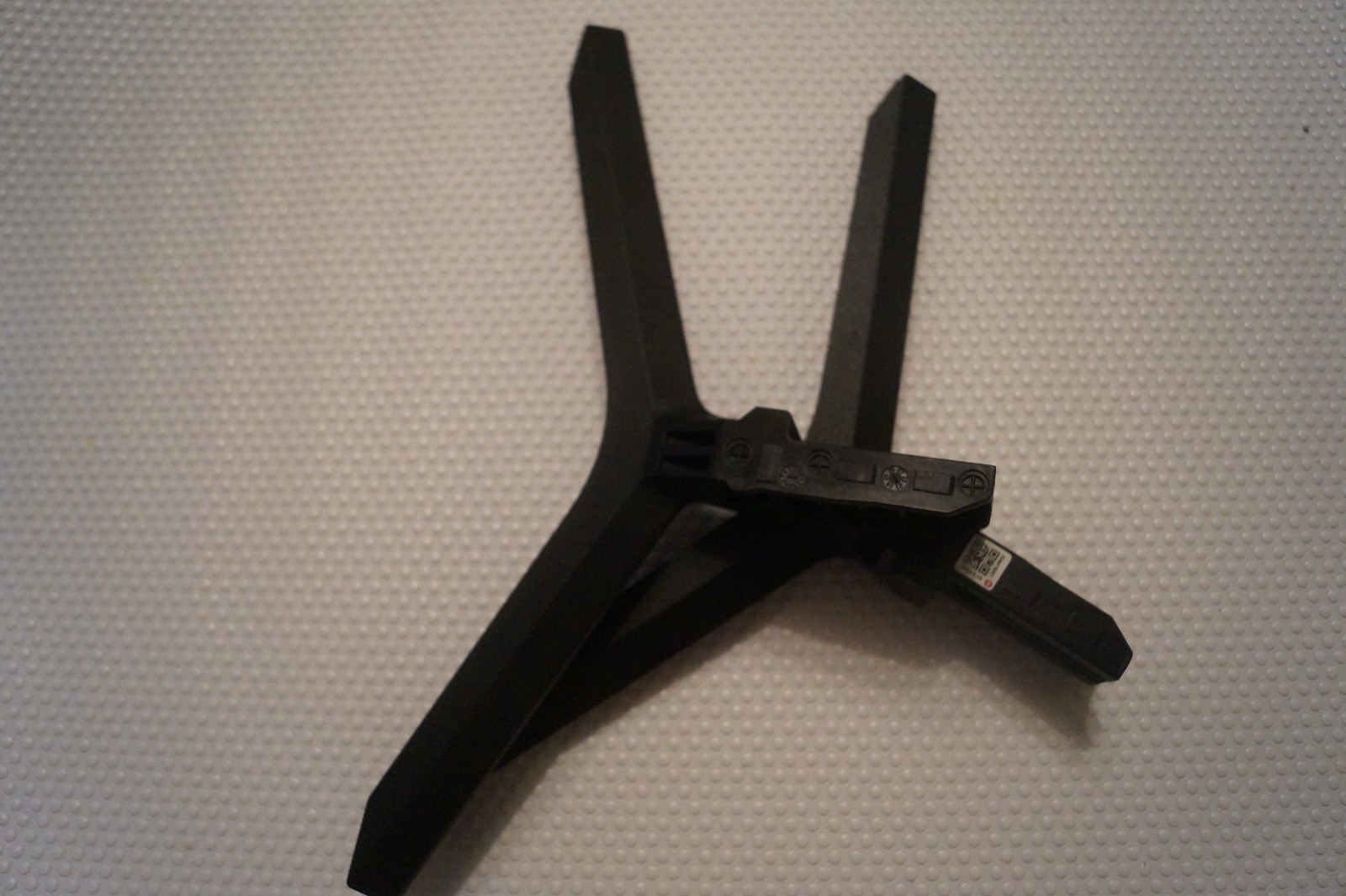 TABLETOP STAND LEGS L & R FOR 43″ SONY KD-43X75WL LED TV